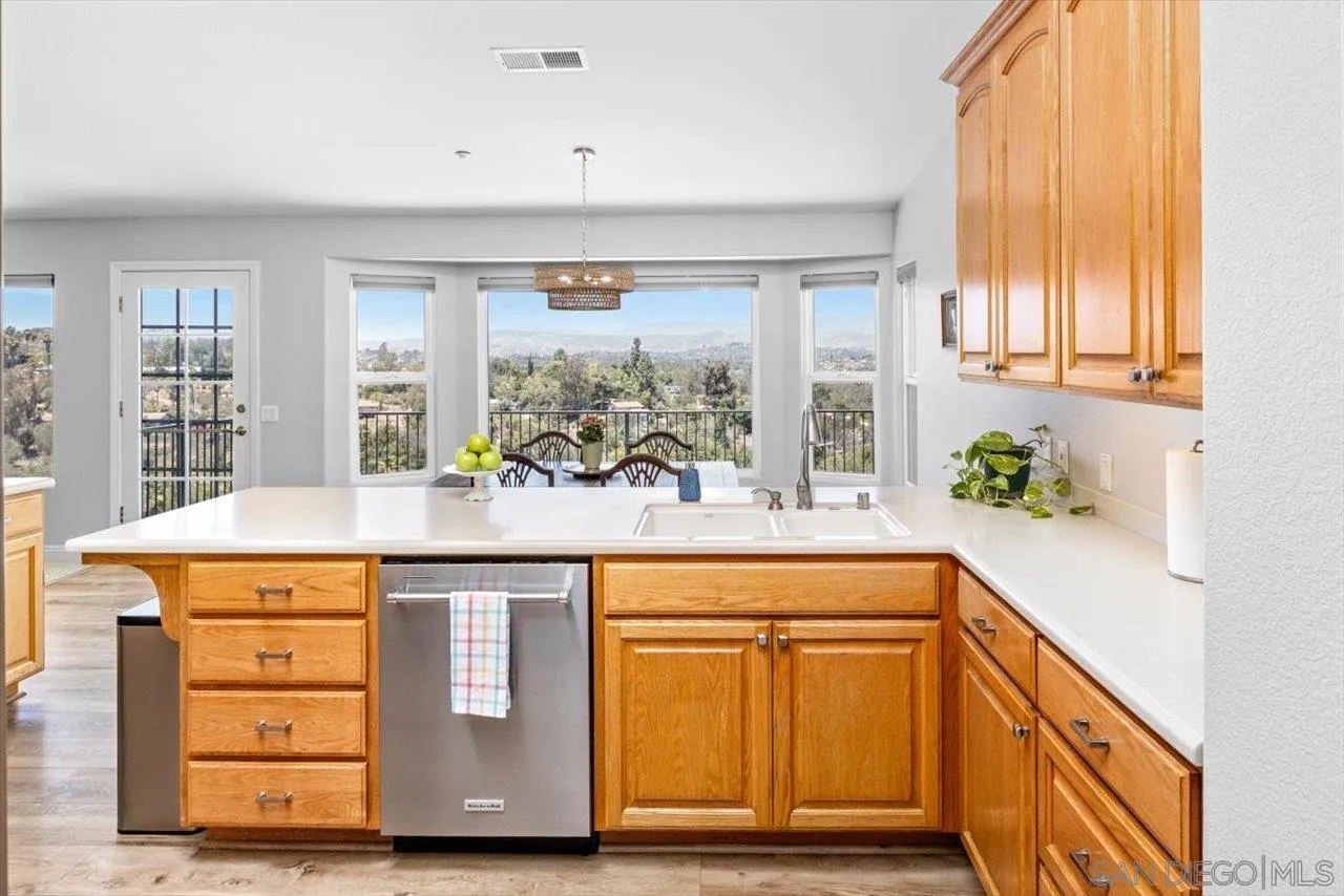 https://cdn.realtyfeed.com/cdn/127/260017238/c793db4235b2e6a37aae69de1c44046f.webp