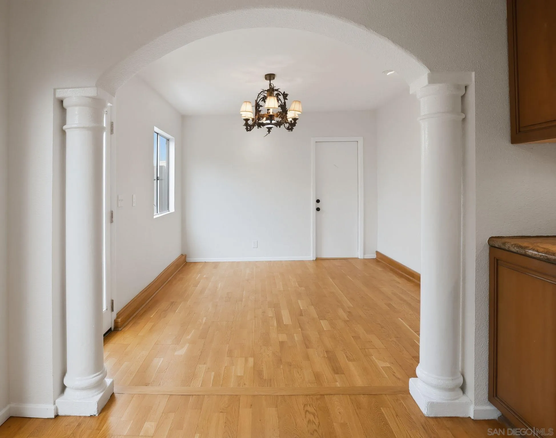 Photo #12: 260017243 Listing: Photo #12