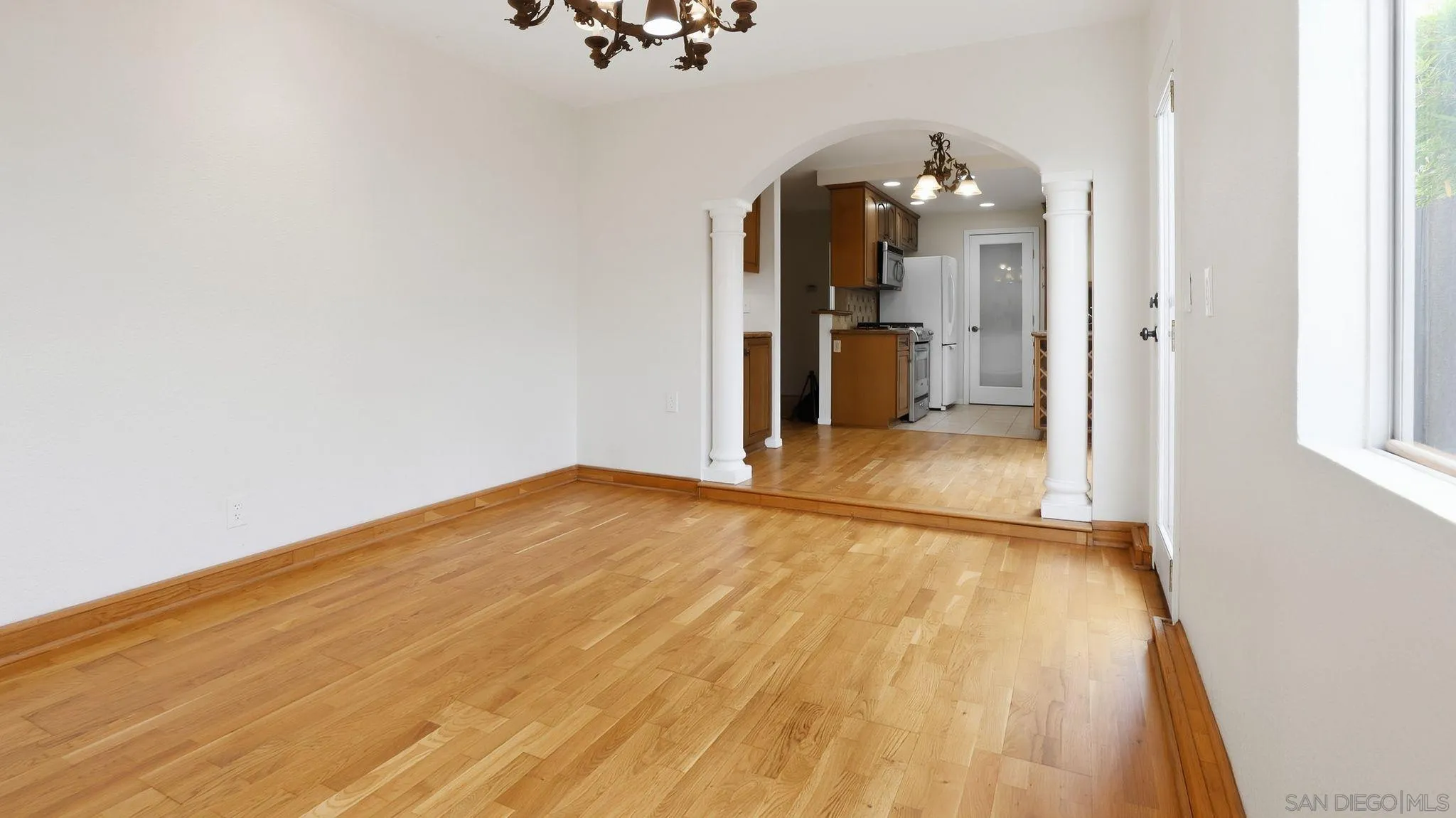 Photo #8: 260017243 Listing: Photo #8