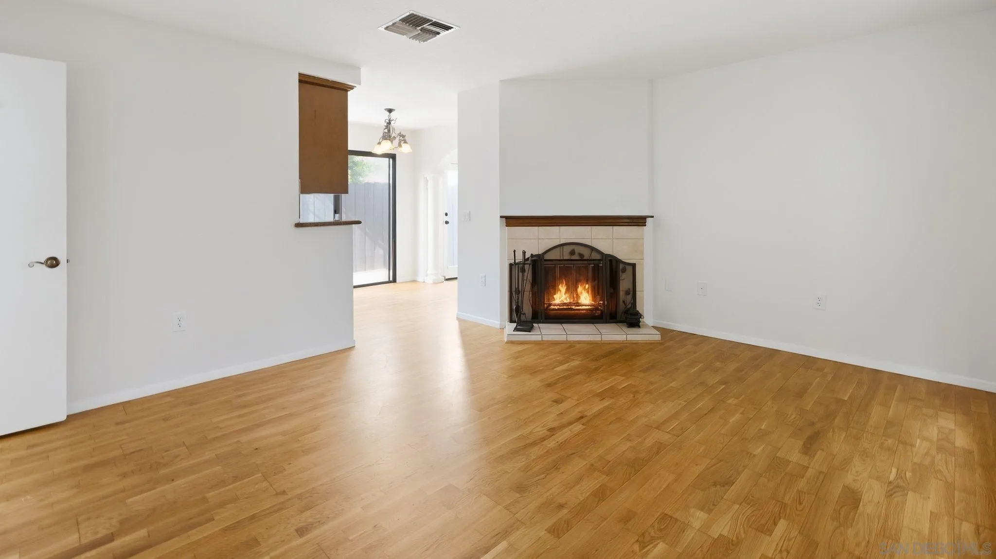 Photo #10: 260017243 Listing: Photo #10