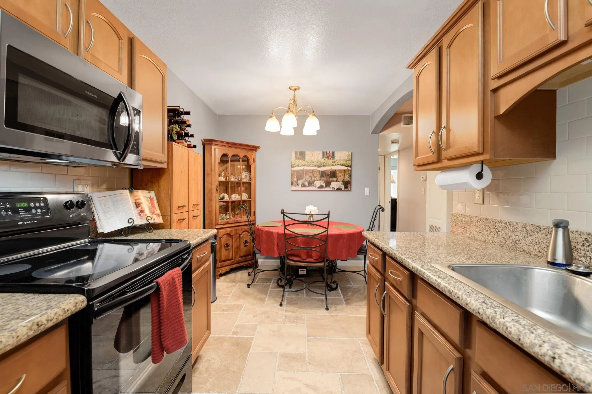 Photo #8: 260017246 Listing: Photo #8
