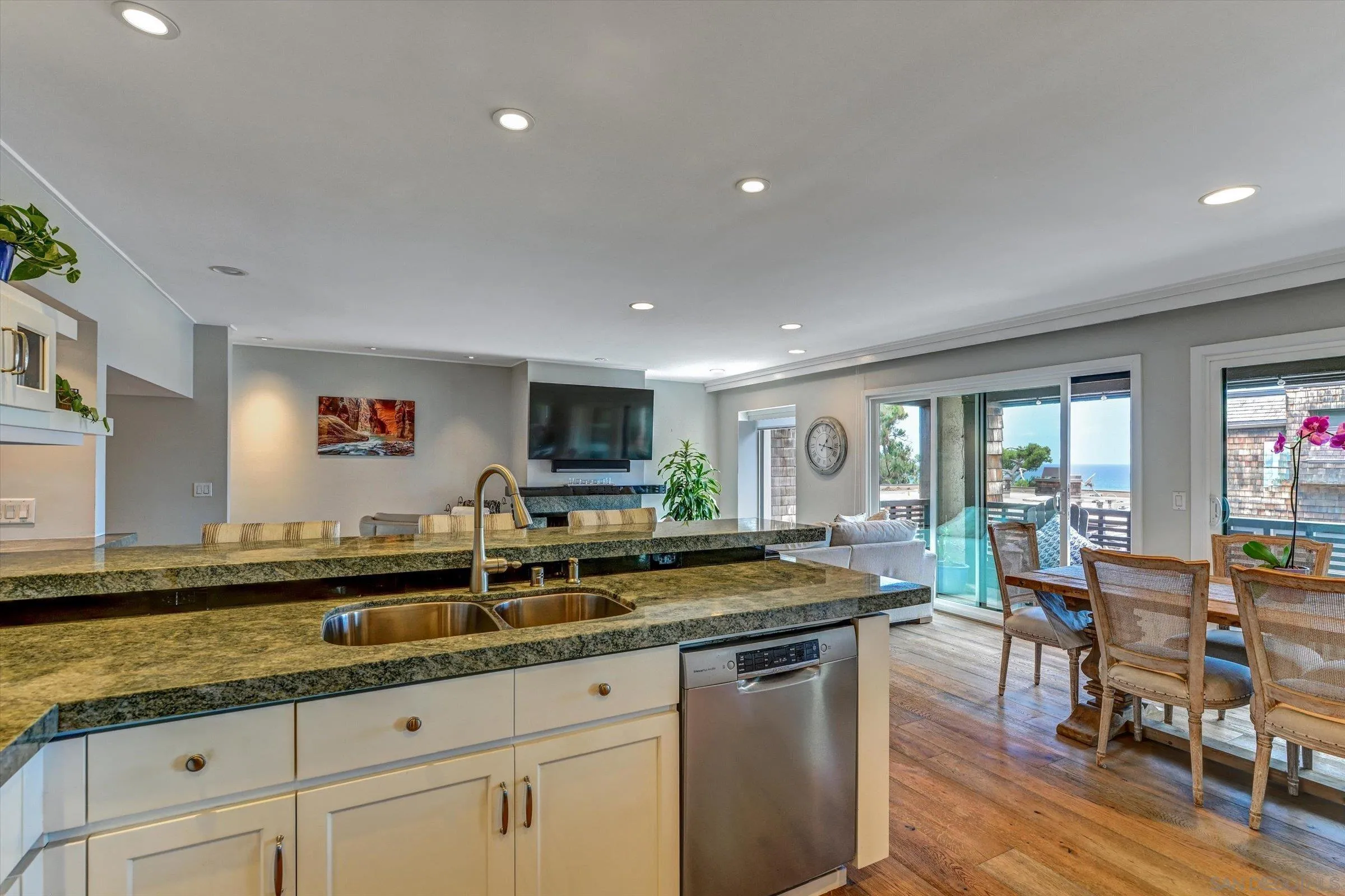 Photo #7: 260017249 Listing: Photo #7