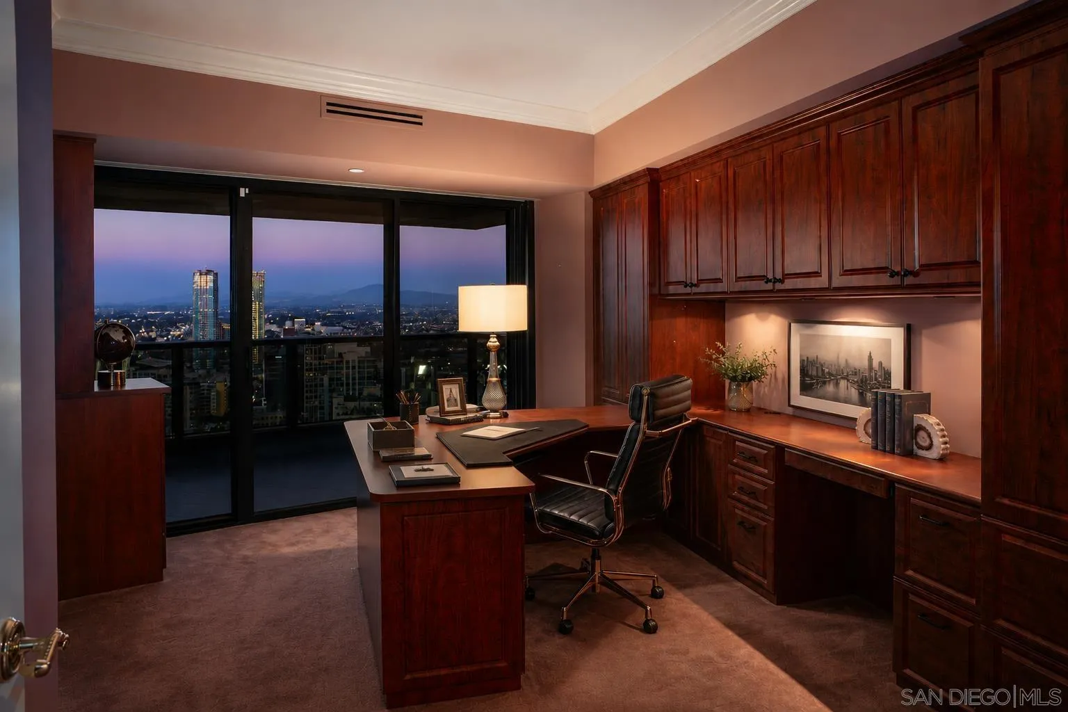 https://cdn.realtyfeed.com/cdn/127/260017252/37e2b65ae2a338472adac938c07db5dc.webp
