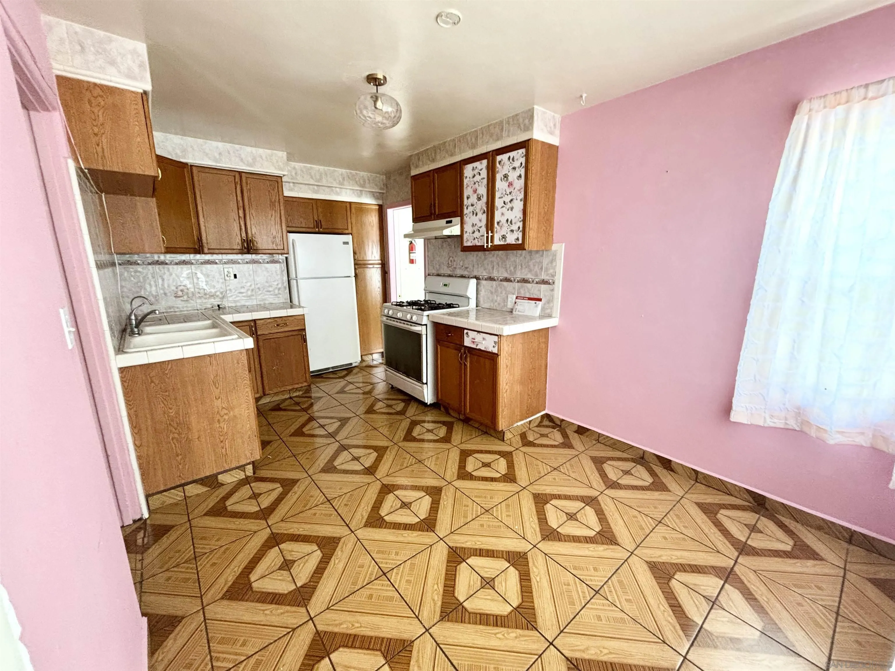 https://cdn.realtyfeed.com/cdn/127/260017253/12295556b84f6e22d57ab2d0fbe46599.webp
