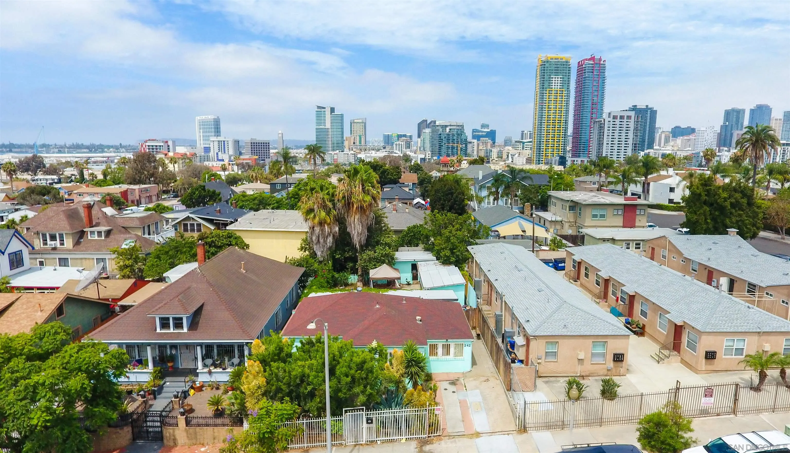 https://cdn.realtyfeed.com/cdn/127/260017253/29dd30dca0bfe036ad04e5a3fe4bffd1.webp