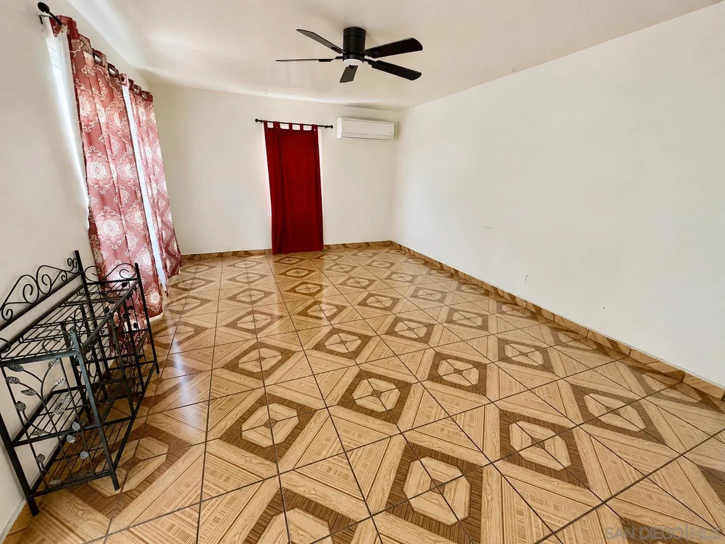 https://cdn.realtyfeed.com/cdn/127/260017253/33bcda007e4cd92180f79dbb2a0fd647.webp