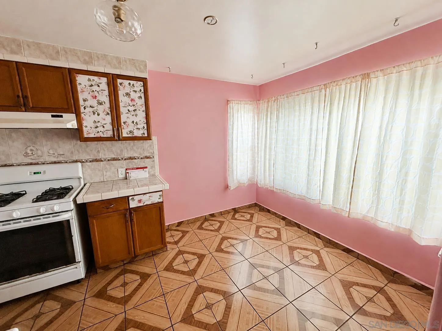 https://cdn.realtyfeed.com/cdn/127/260017253/809a70ce15e0aa650eb27893b6b9bc51.webp