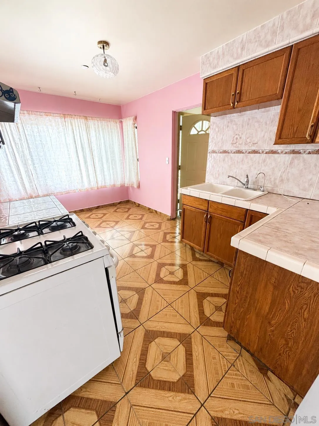 https://cdn.realtyfeed.com/cdn/127/260017253/8beda941c8ae496af68a9528dde50bdd.webp