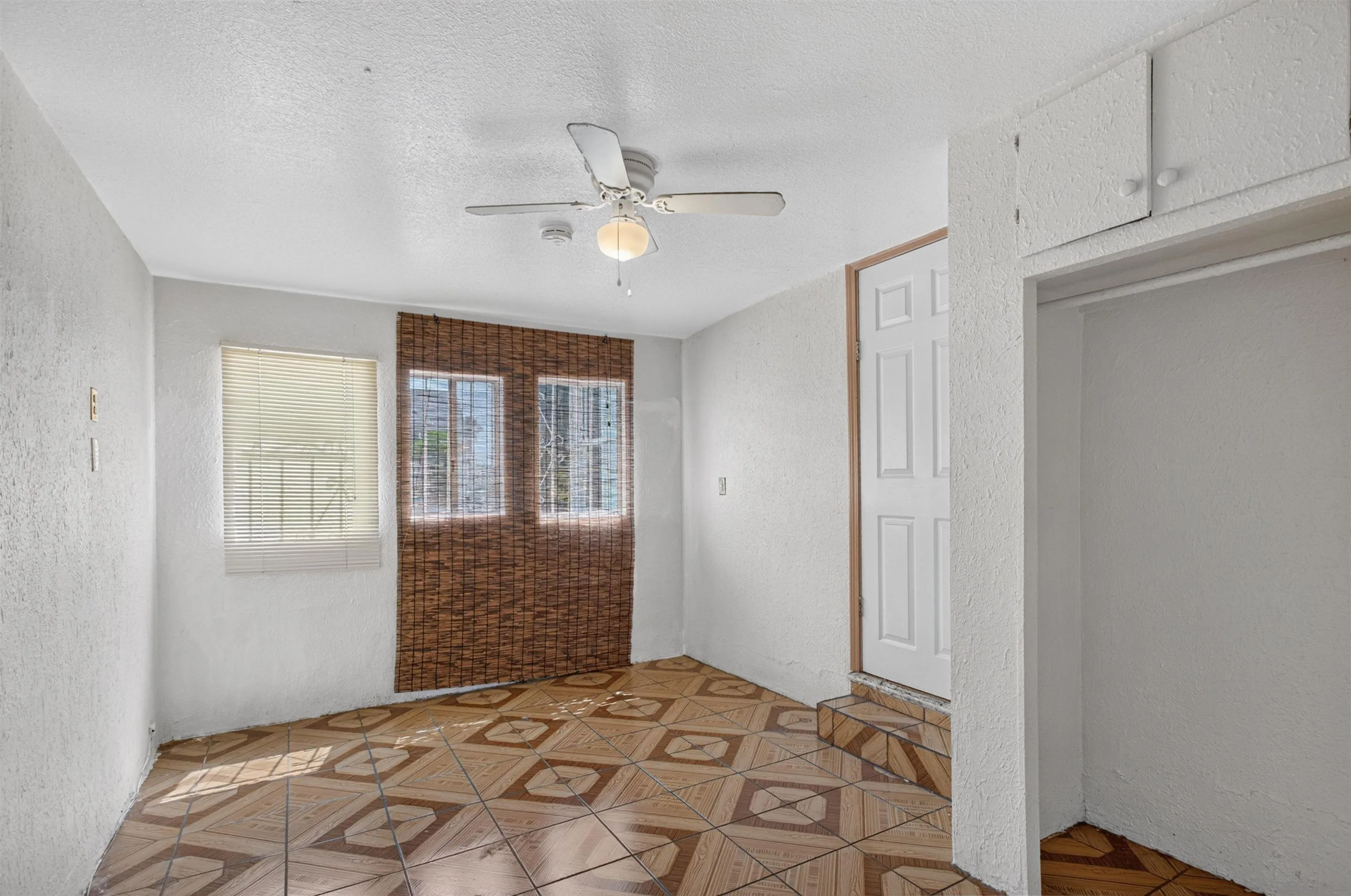 https://cdn.realtyfeed.com/cdn/127/260017253/8c5aa3255000563072c951b3269e71ab.webp