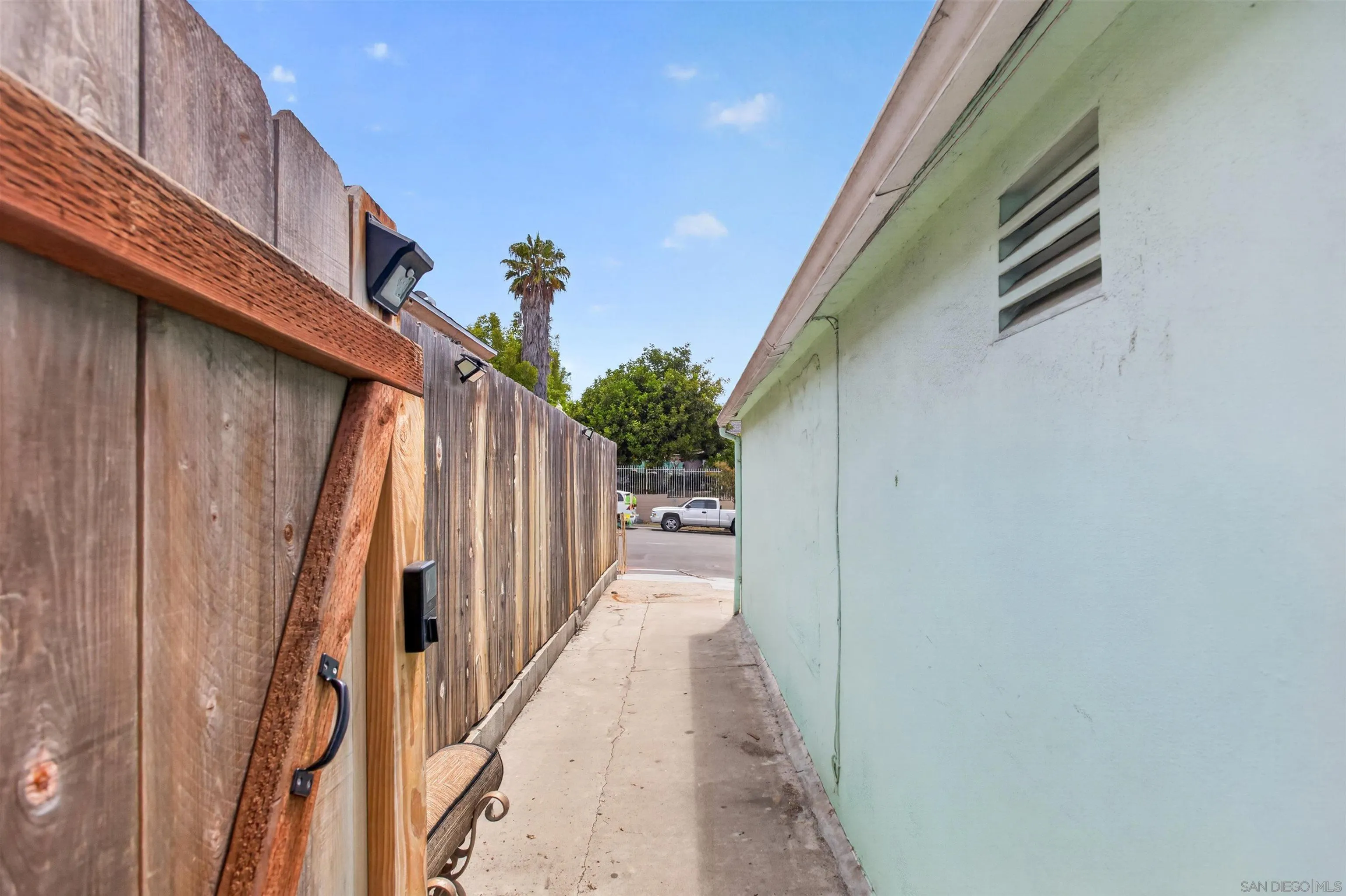 https://cdn.realtyfeed.com/cdn/127/260017253/ba8e425136a4888189066e0e9bf2b1d7.webp