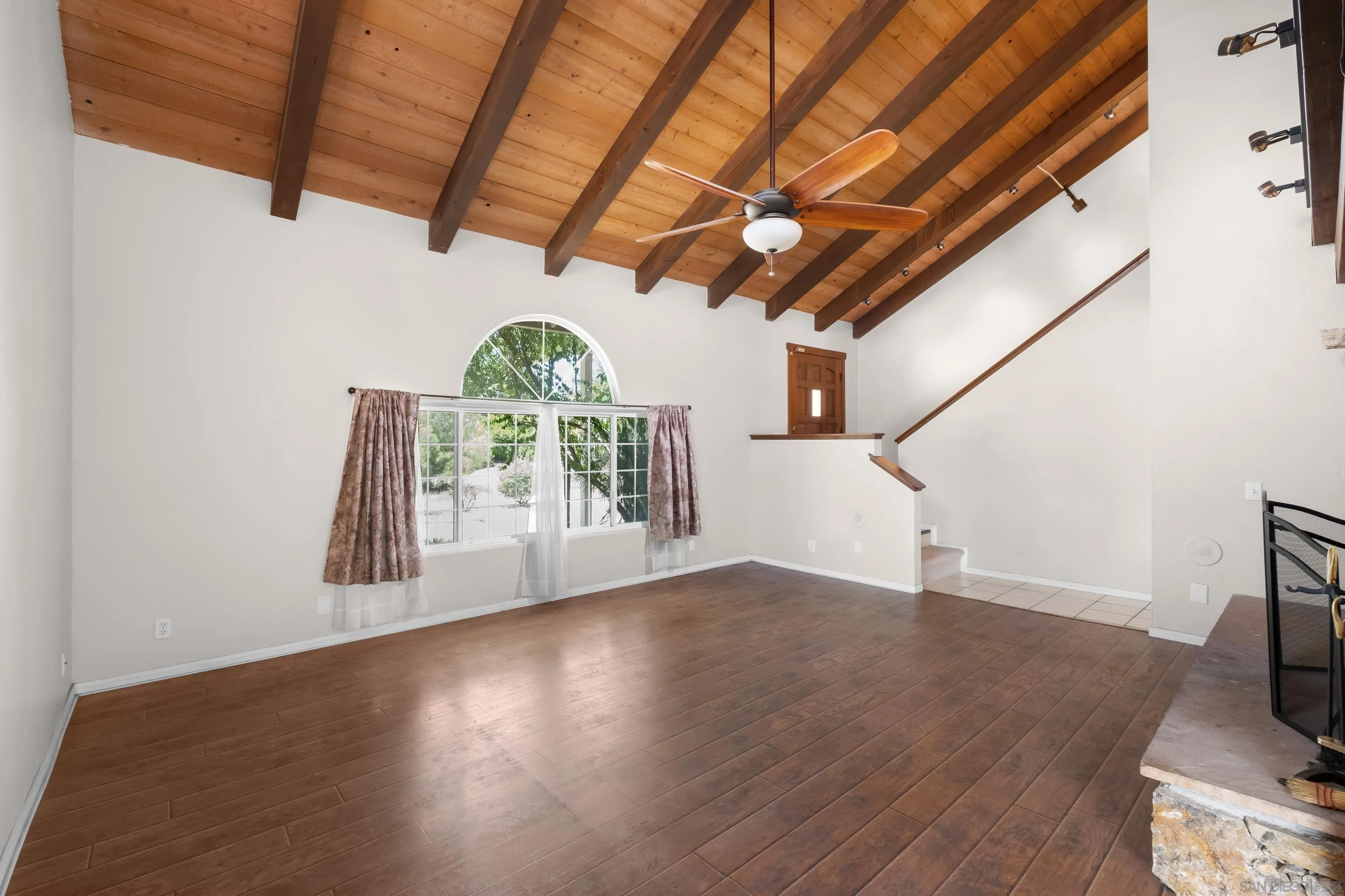 https://cdn.realtyfeed.com/cdn/127/260017257/7960d9f65a7730779774246d01b9335c.webp