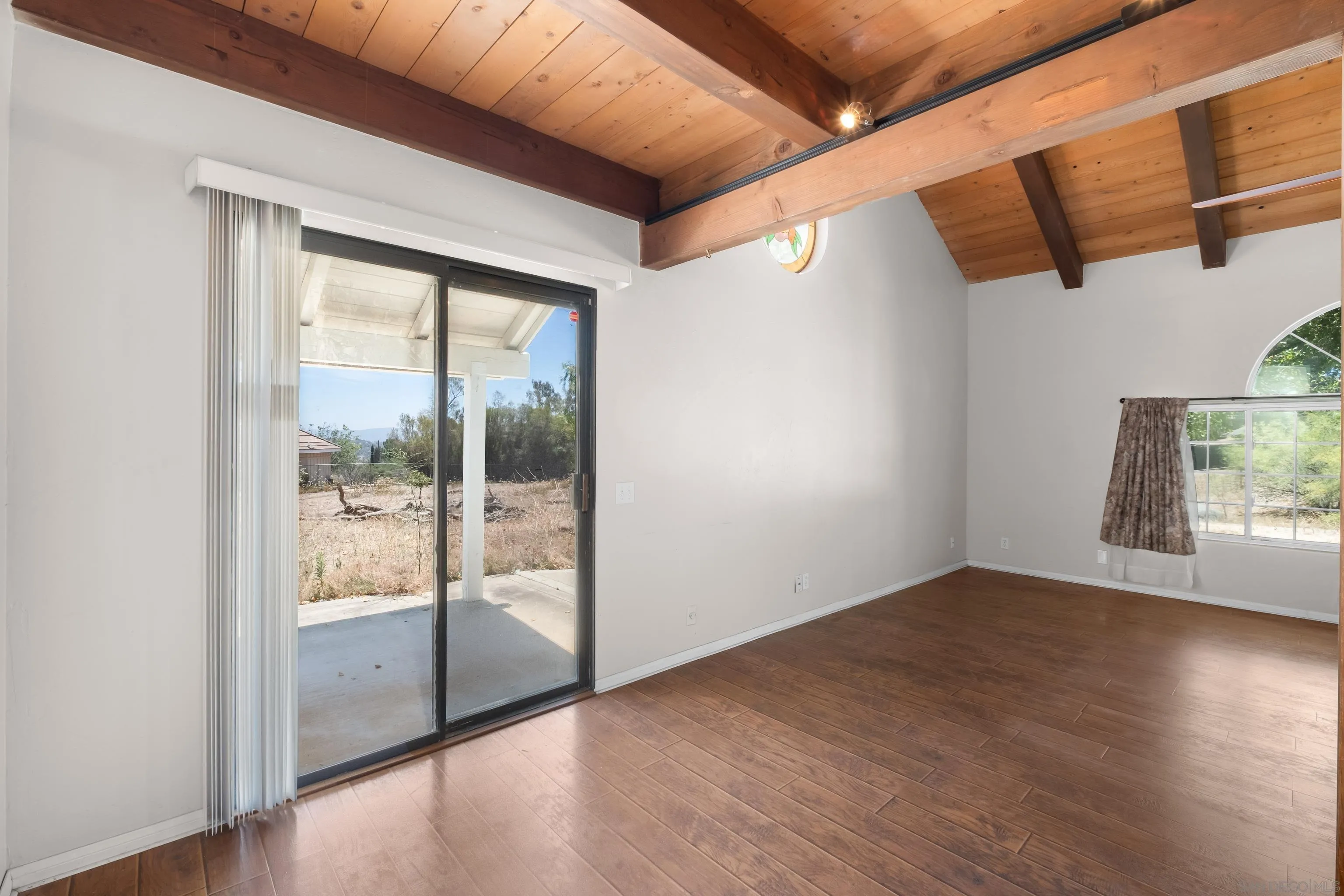 https://cdn.realtyfeed.com/cdn/127/260017257/90f4d97de4c7f11c1b6bc9030f4b81c9.webp