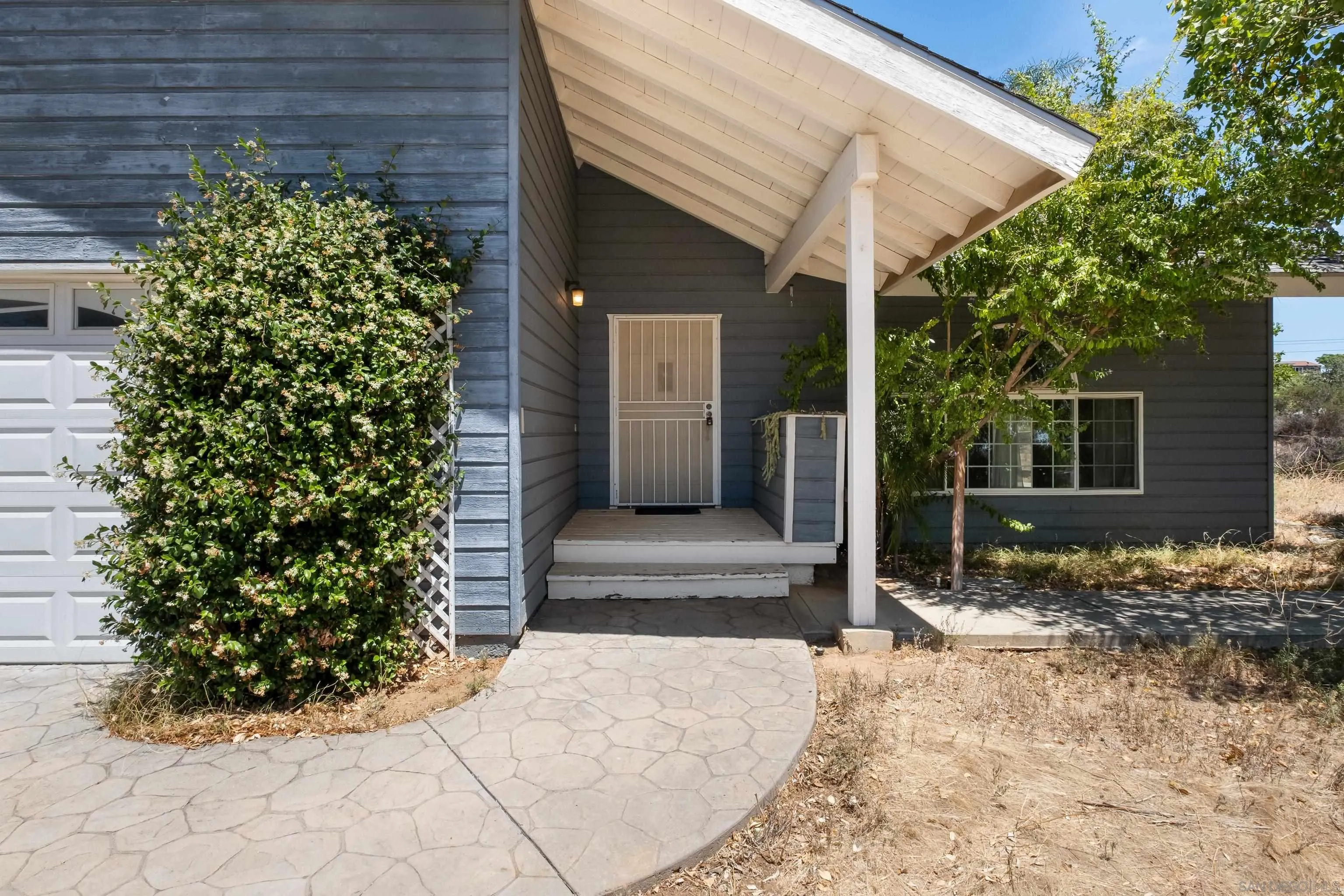 https://cdn.realtyfeed.com/cdn/127/260017257/aef969550bfb305b35cbd113f2c51999.webp