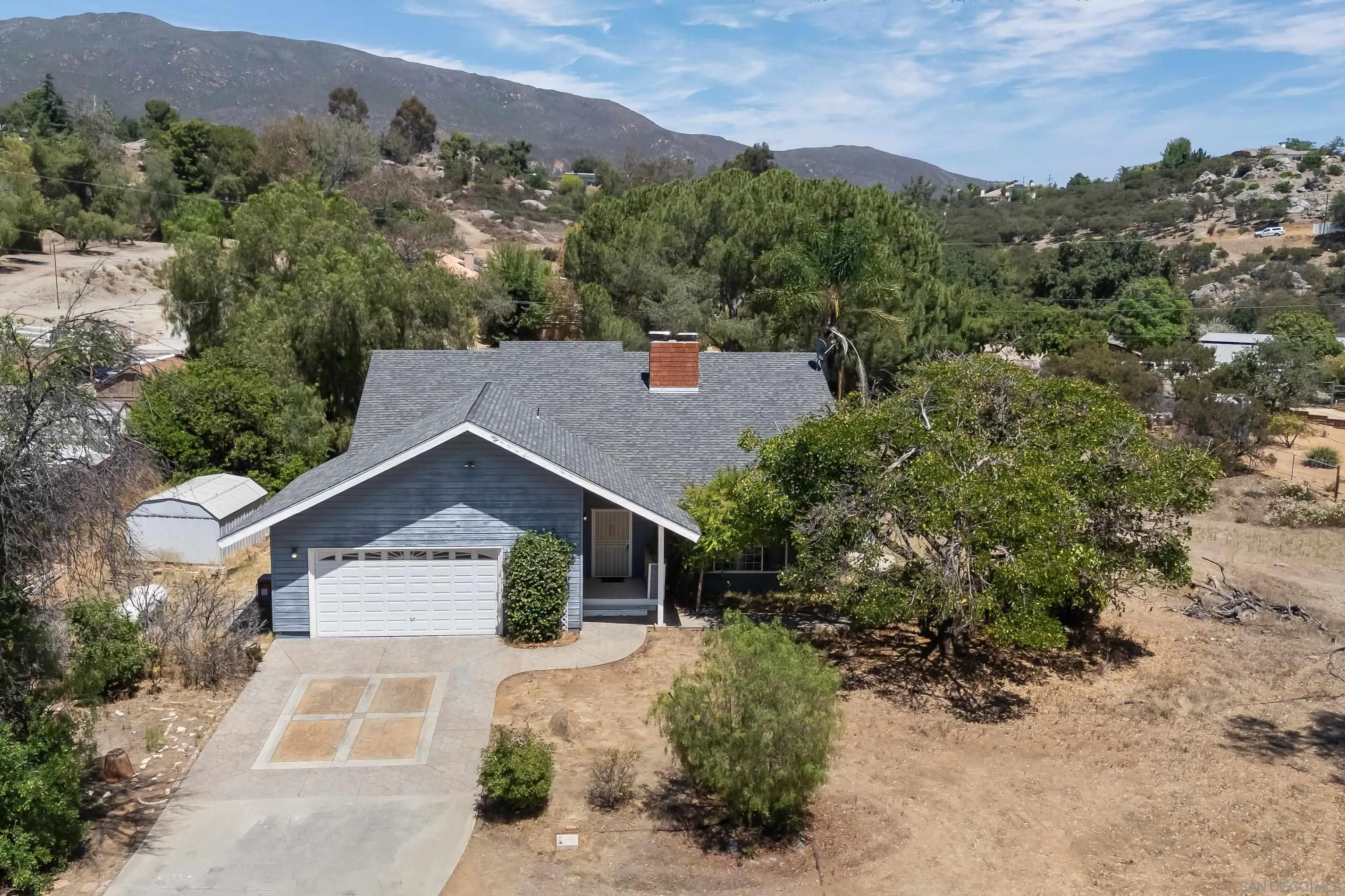 https://cdn.realtyfeed.com/cdn/127/260017257/f66d9a66aaa014f842aa92824f3d4bd2.webp