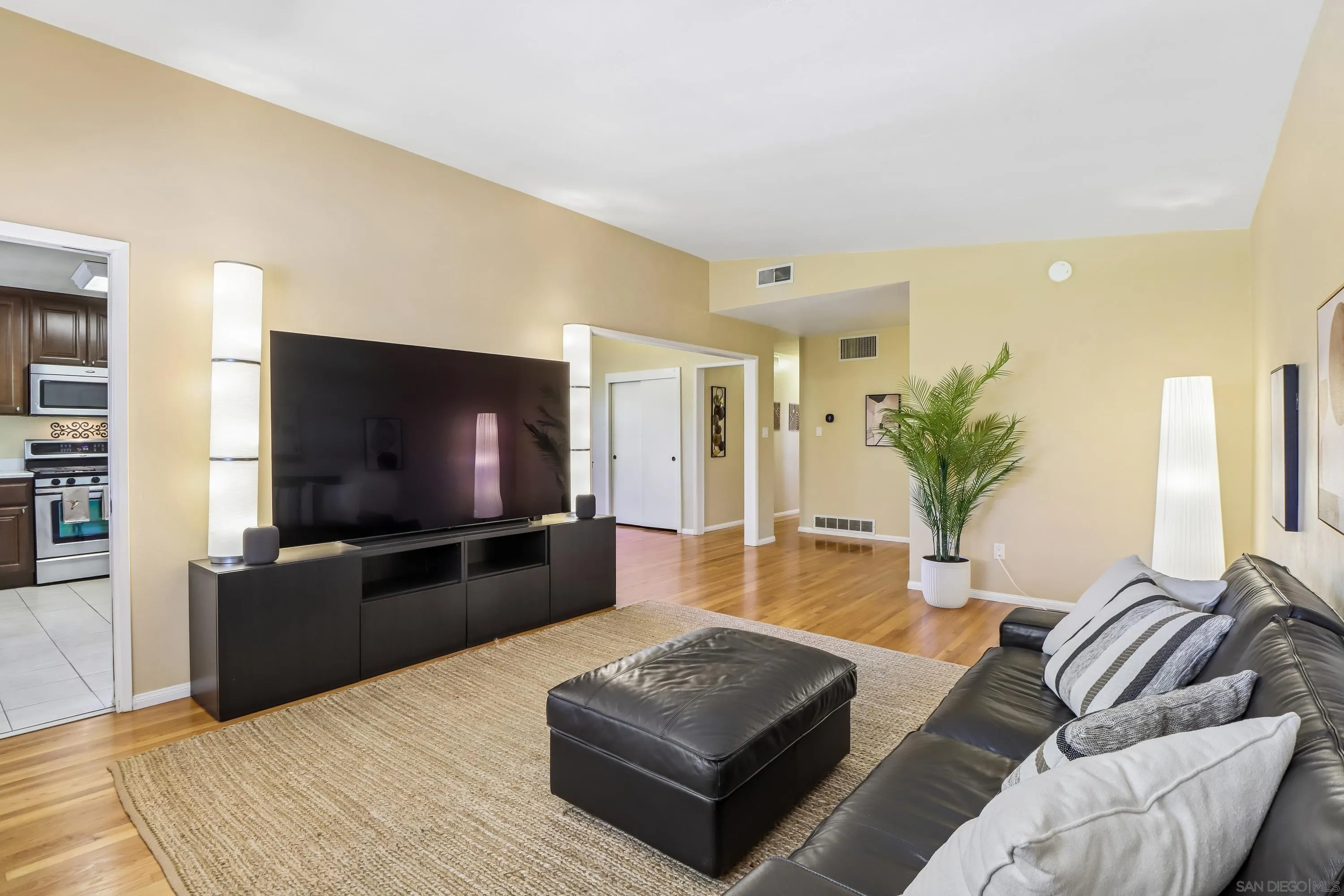 2687 Lionel, San Diego, CA 92123 - Photo 4 of 33, San Diego, CA