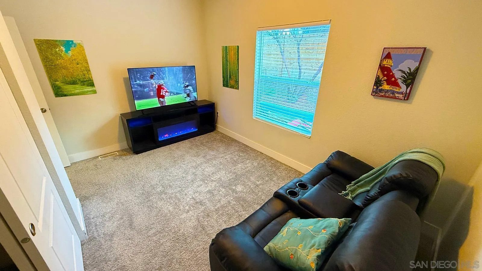 https://cdn.realtyfeed.com/cdn/127/260017269/d912ccf1cb93586f03fcf4d7fa1903a3.webp