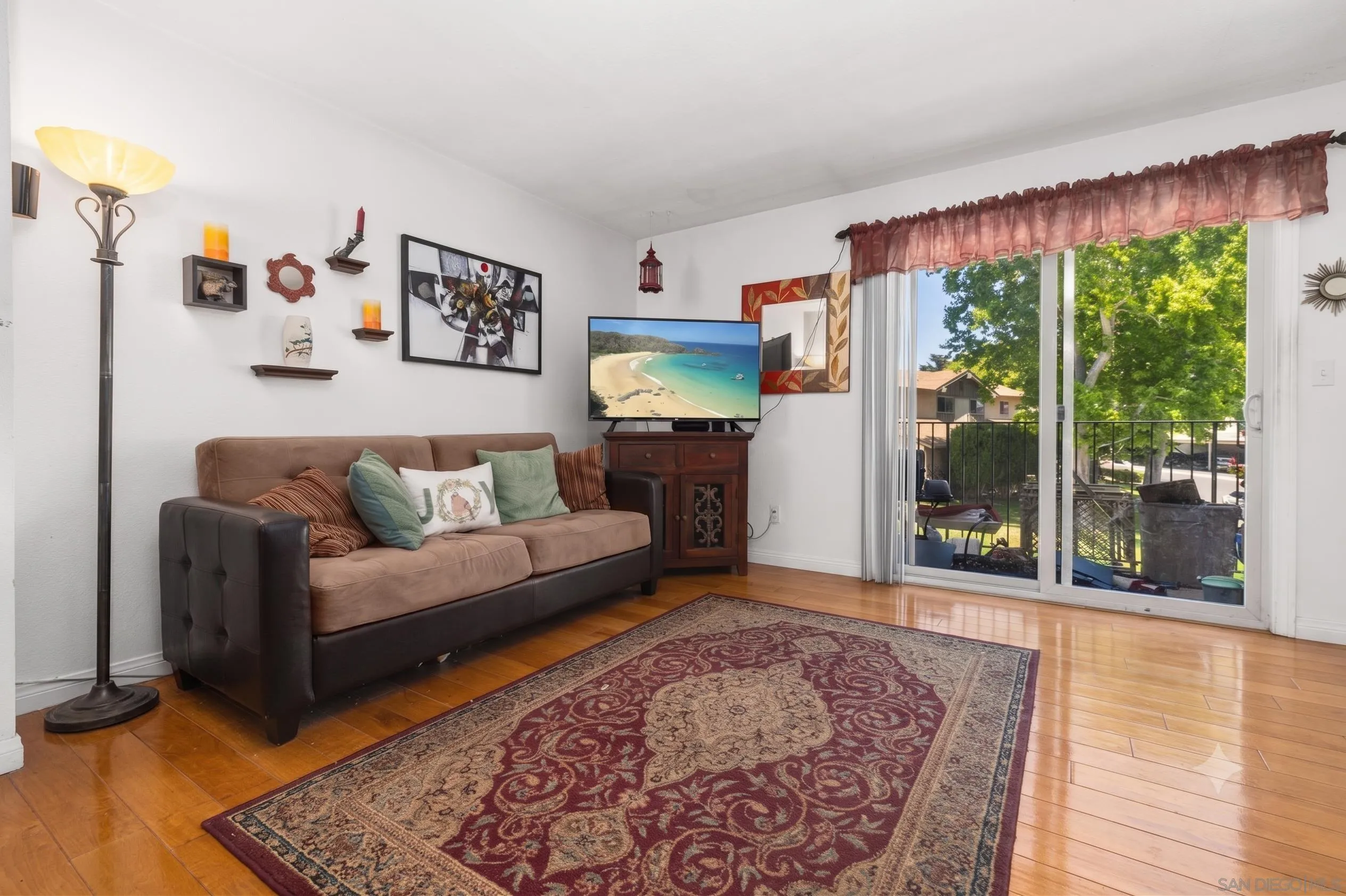 Photo #8: 260017275 Listing: Photo #8