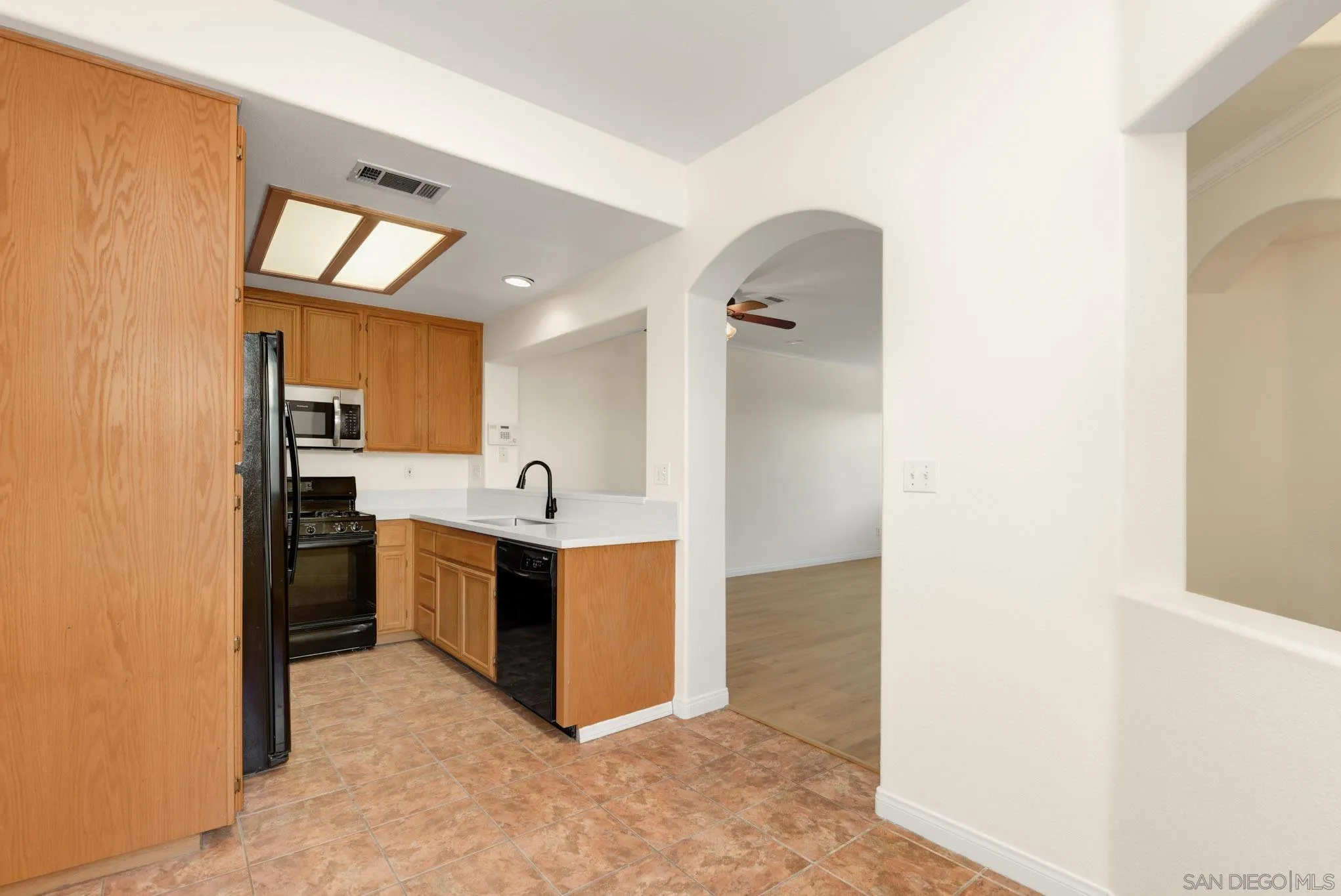 Photo #7: 260017281 Listing: Photo #7
