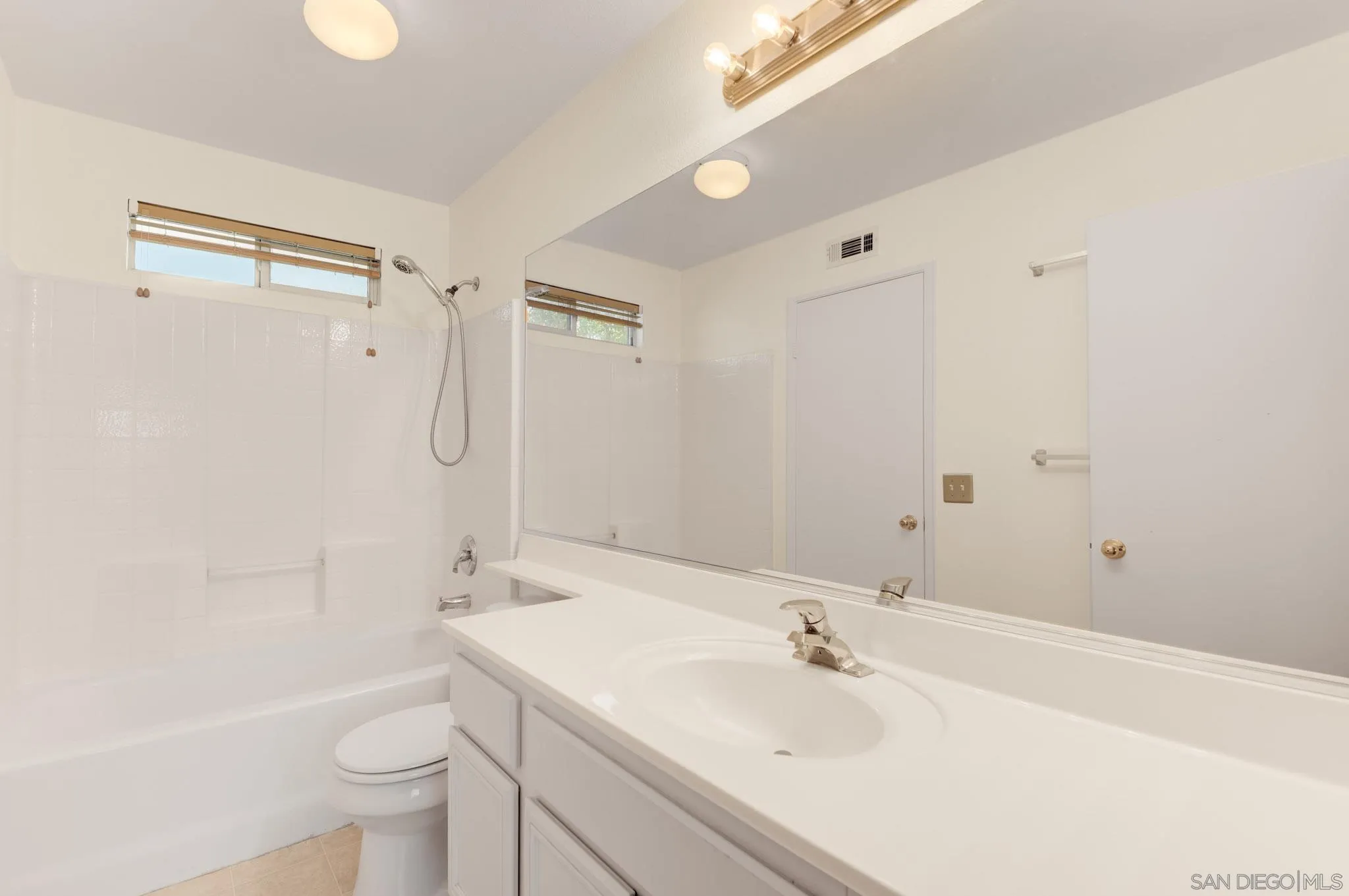 Photo #13: 260017281 Listing: Photo #13
