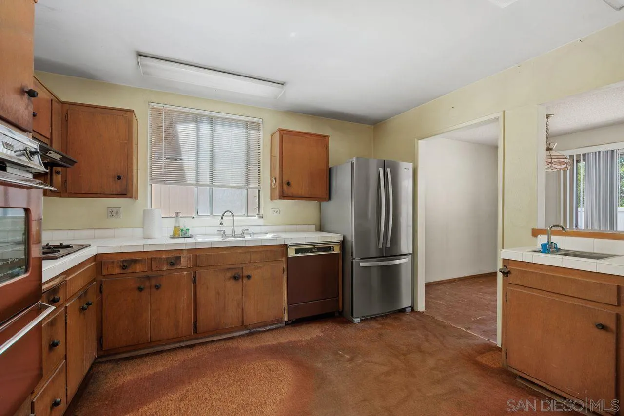 https://cdn.realtyfeed.com/cdn/127/260017283/203dfa42e449e76f20d82c36ddae2f0a.webp