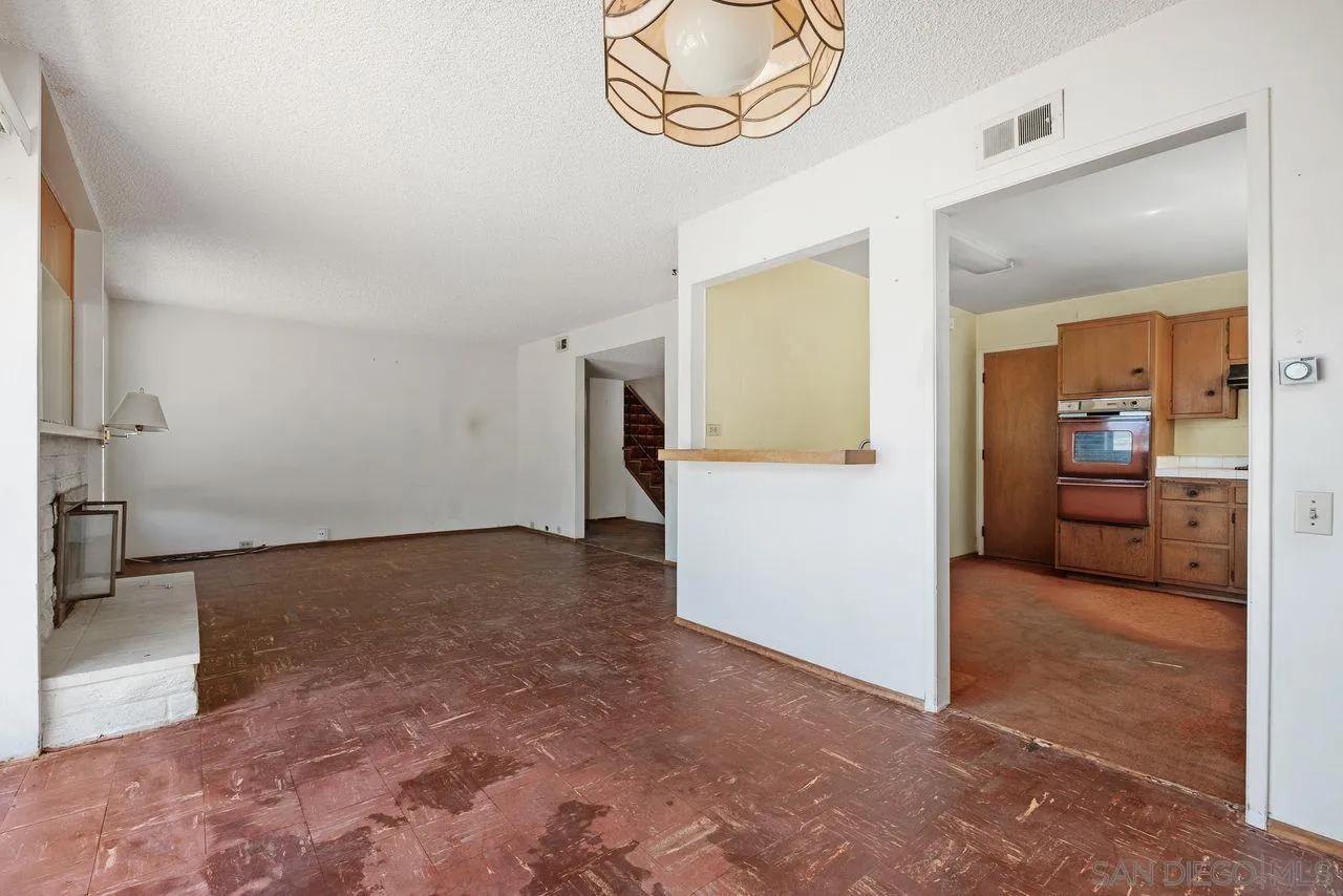 https://cdn.realtyfeed.com/cdn/127/260017283/4e307053d6dcdc40d08b64c25935d2cc.webp