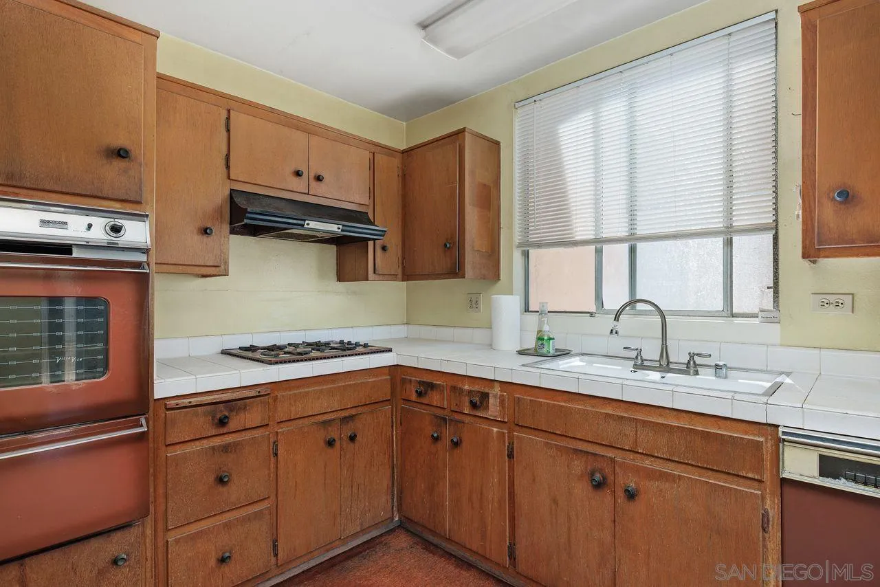 https://cdn.realtyfeed.com/cdn/127/260017283/73198650cee387cd50c730602ee4f195.webp