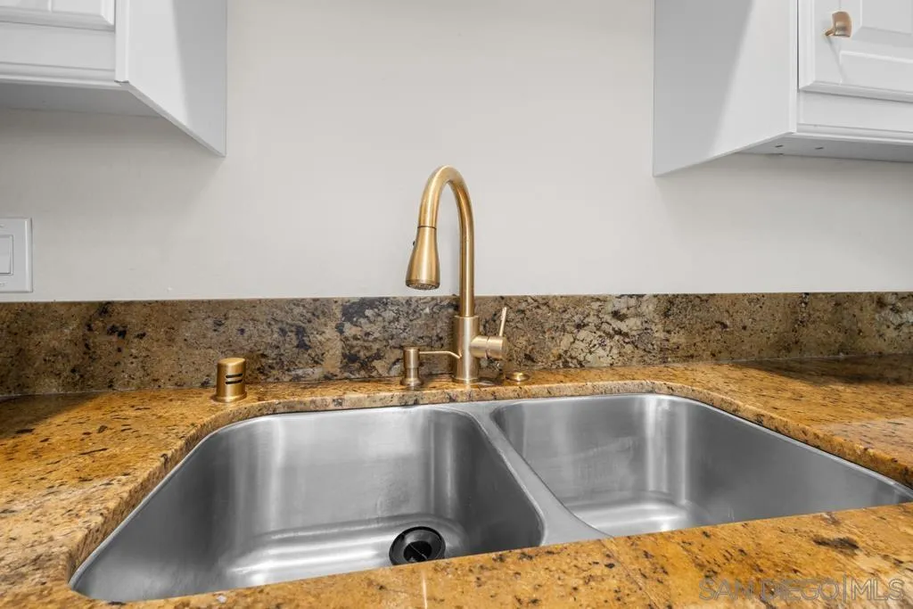 https://cdn.realtyfeed.com/cdn/127/260017290/a36045b70451161d1413bc4212030fe1.webp