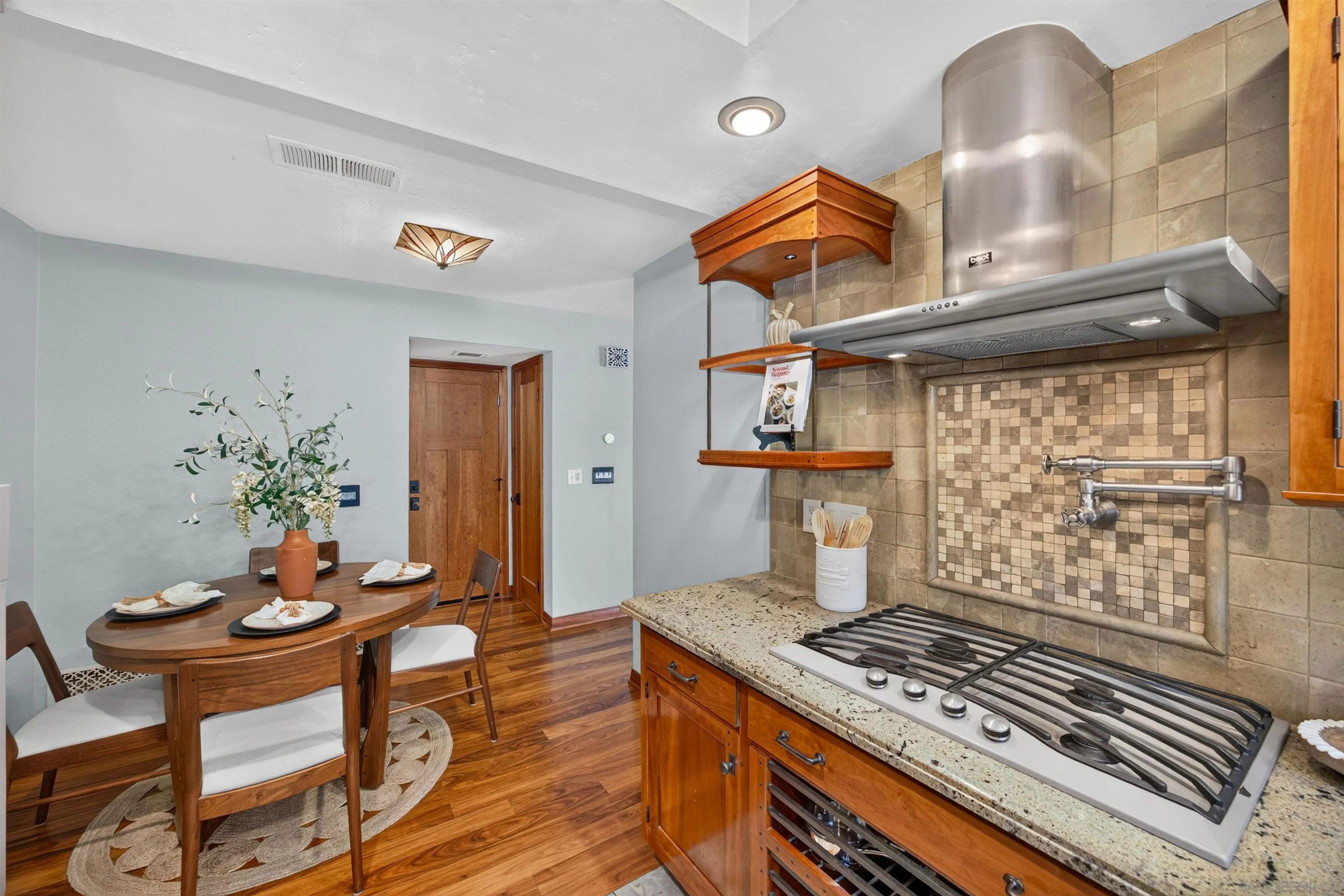 https://cdn.realtyfeed.com/cdn/127/260017291/55910dae36a098d69ef72be607e55778.webp