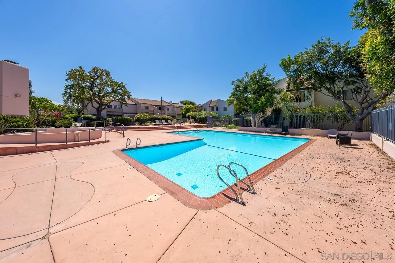 https://cdn.realtyfeed.com/cdn/127/260017292/1e2322dd82029cfec2afe1cc8dba571f.webp