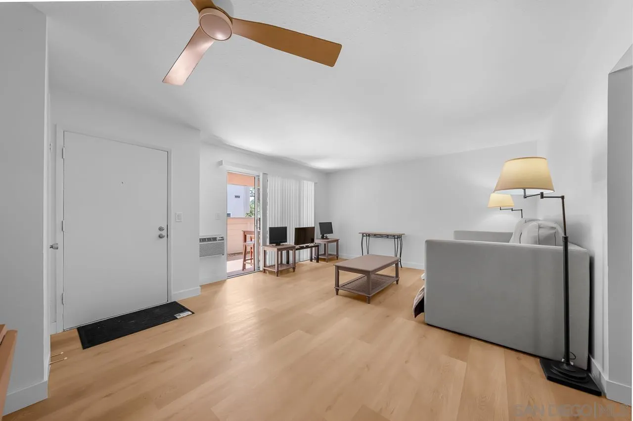 https://cdn.realtyfeed.com/cdn/127/260017292/44128439cd2bfe7a75c58659b4e7f979.webp