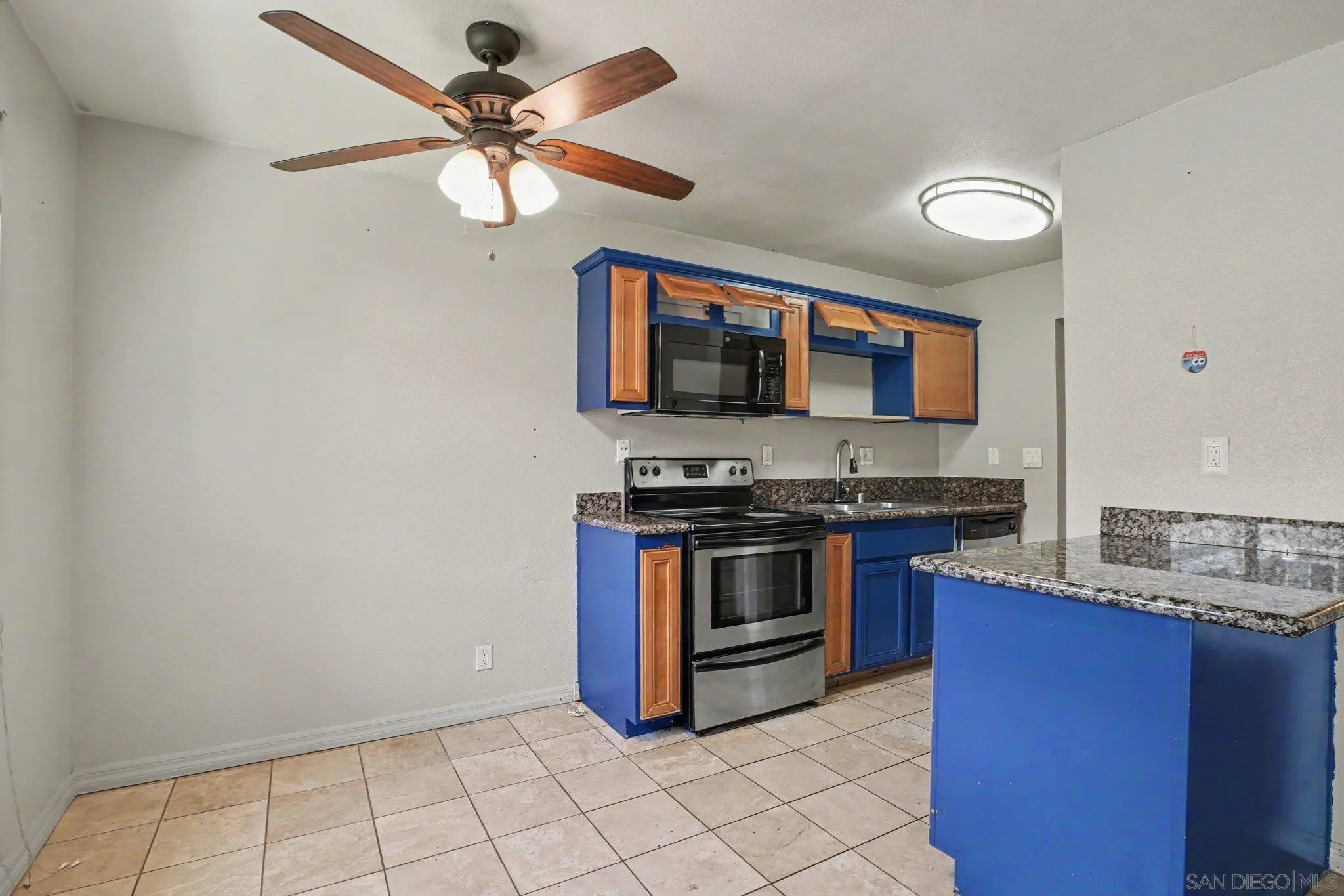 Photo #3: 260017295 Listing: Photo #3