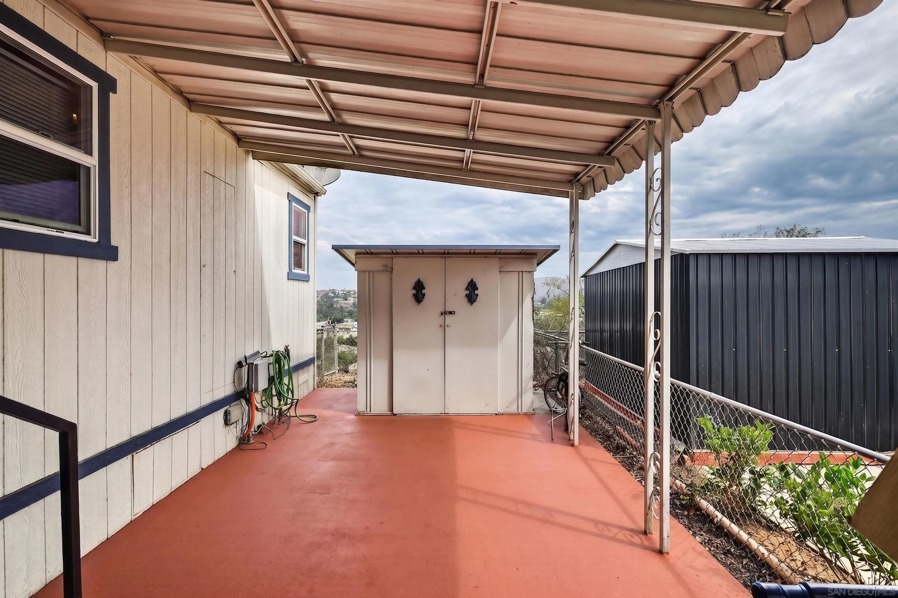 https://cdn.realtyfeed.com/cdn/127/260017296/c71e8fd21171720ba5984c891c995ec5.webp