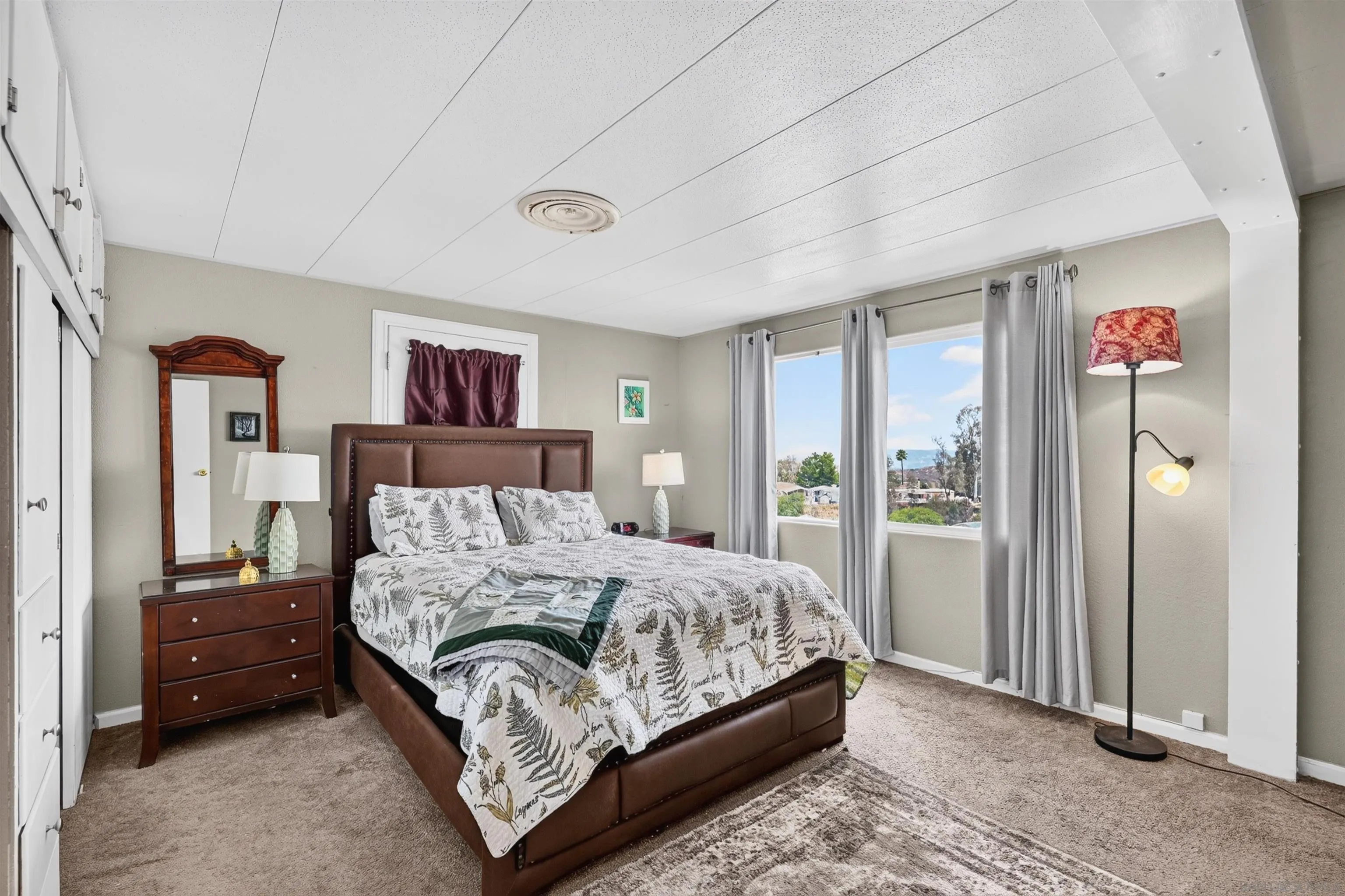 https://cdn.realtyfeed.com/cdn/127/260017296/cb61c32893215114fe48d640210ba042.webp