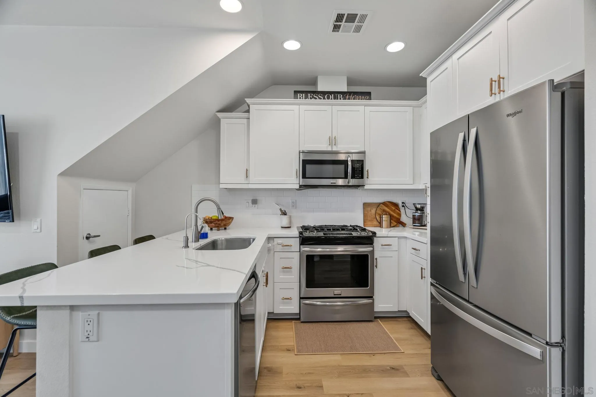 Photo #9: 260017297 Listing: Photo #9