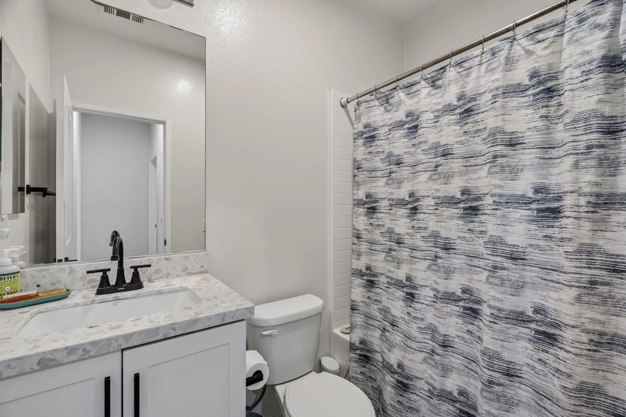 https://cdn.realtyfeed.com/cdn/127/260017297/68218ac33796575b015eafe81b0ca706.webp