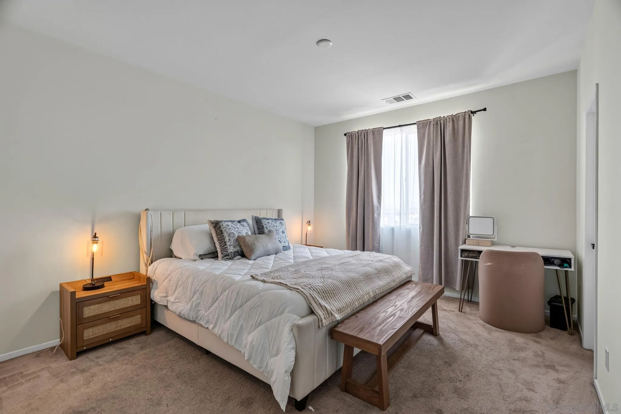 https://cdn.realtyfeed.com/cdn/127/260017297/72dea94cc2eea28617e74b38a0e8b88d.webp