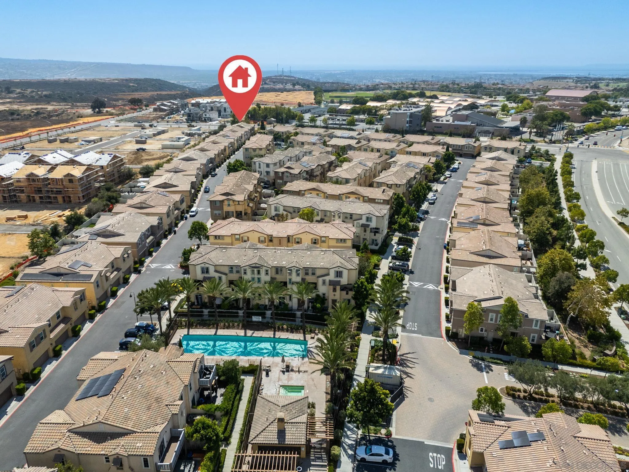 https://cdn.realtyfeed.com/cdn/127/260017297/9edeb73e91392d259a4fd7cd9edd734c.webp