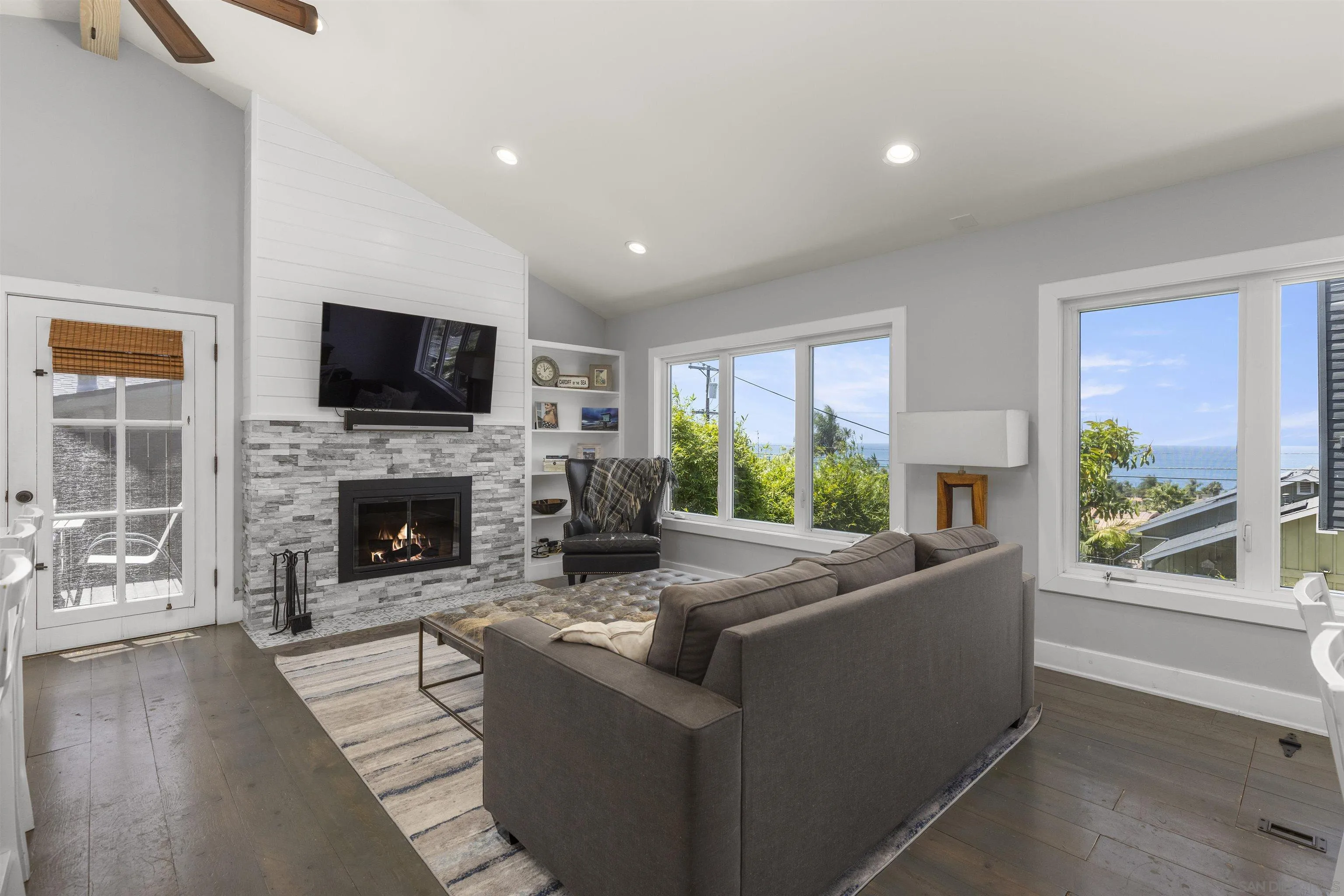 2416 Oxford Avenue, Cardiff, CA 92007 - Photo 3 of 30, Cardiff, CA
