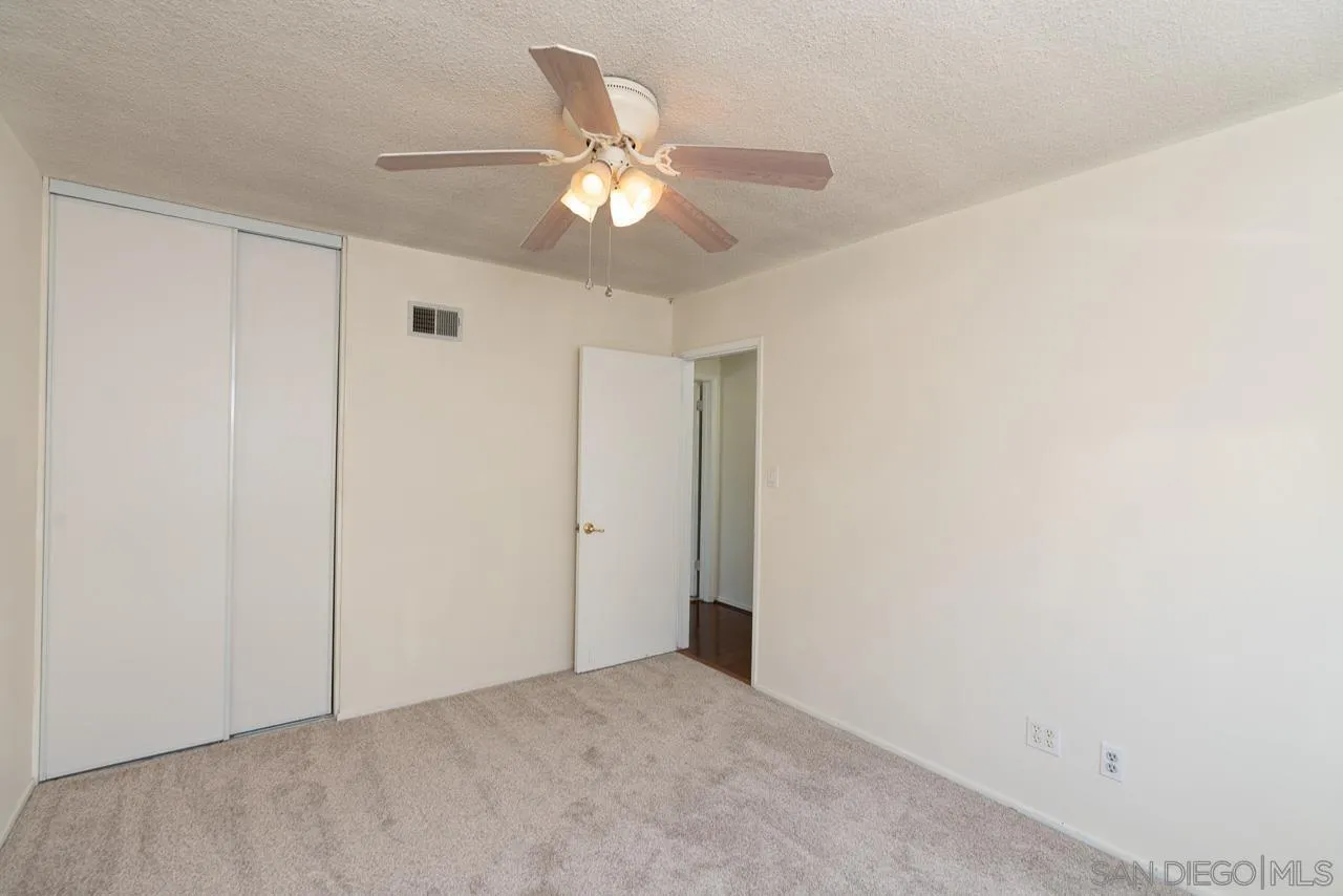 https://cdn.realtyfeed.com/cdn/127/260017299/1ca08e8879952305497816d580c32292.webp