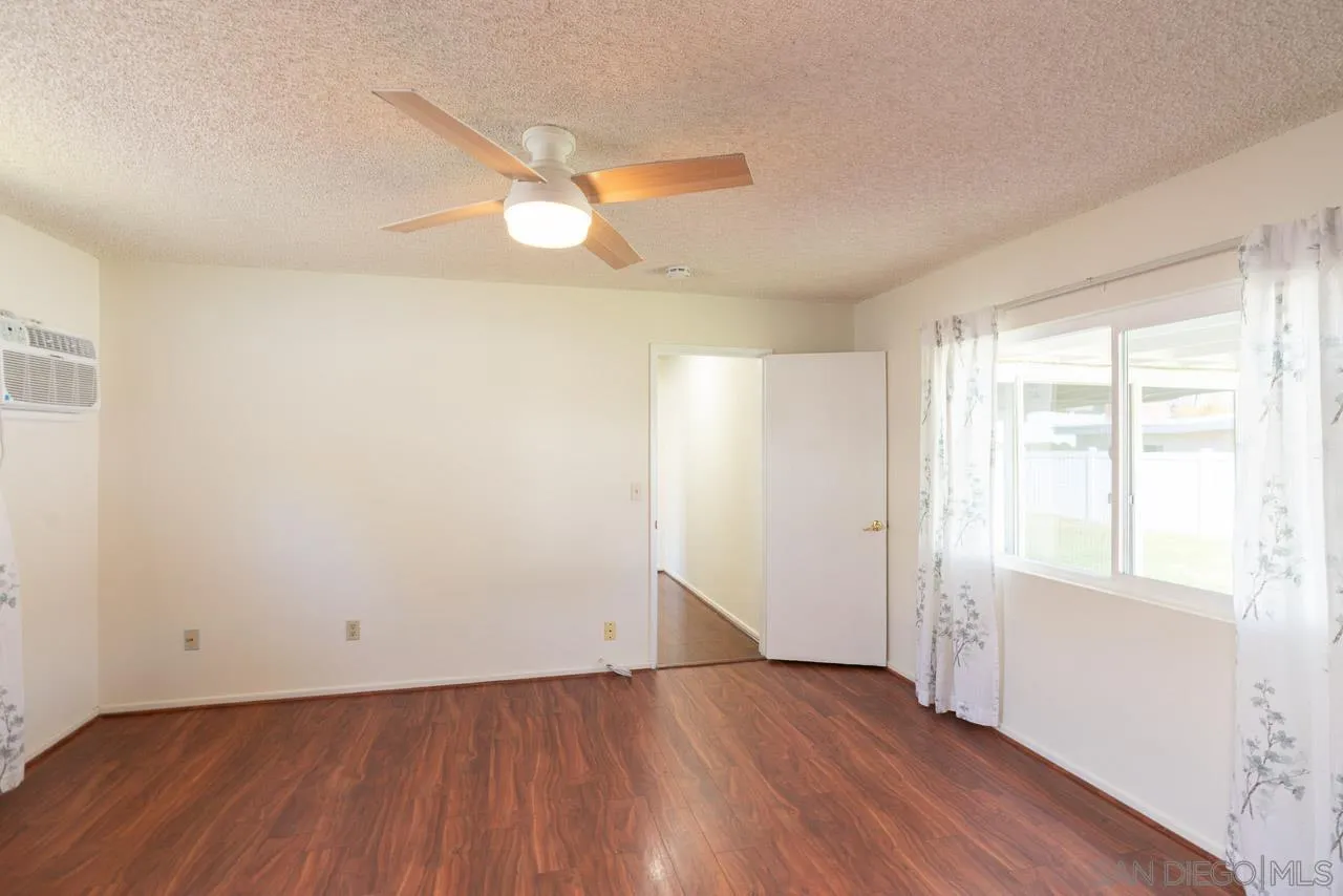 https://cdn.realtyfeed.com/cdn/127/260017299/8e163353f85ae1f63d6d7854f8af51fa.webp