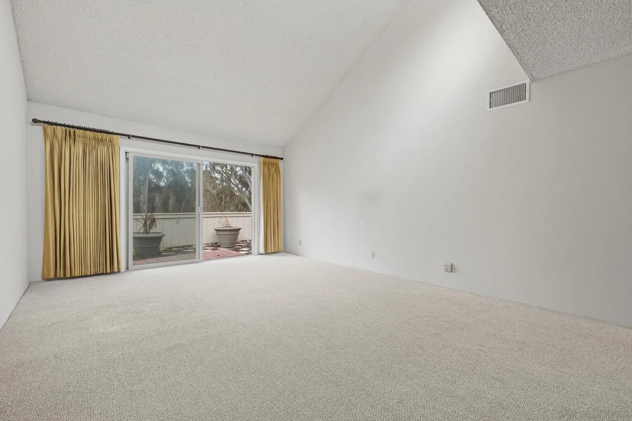 Photo #13: 260017302 Listing: Photo #13
