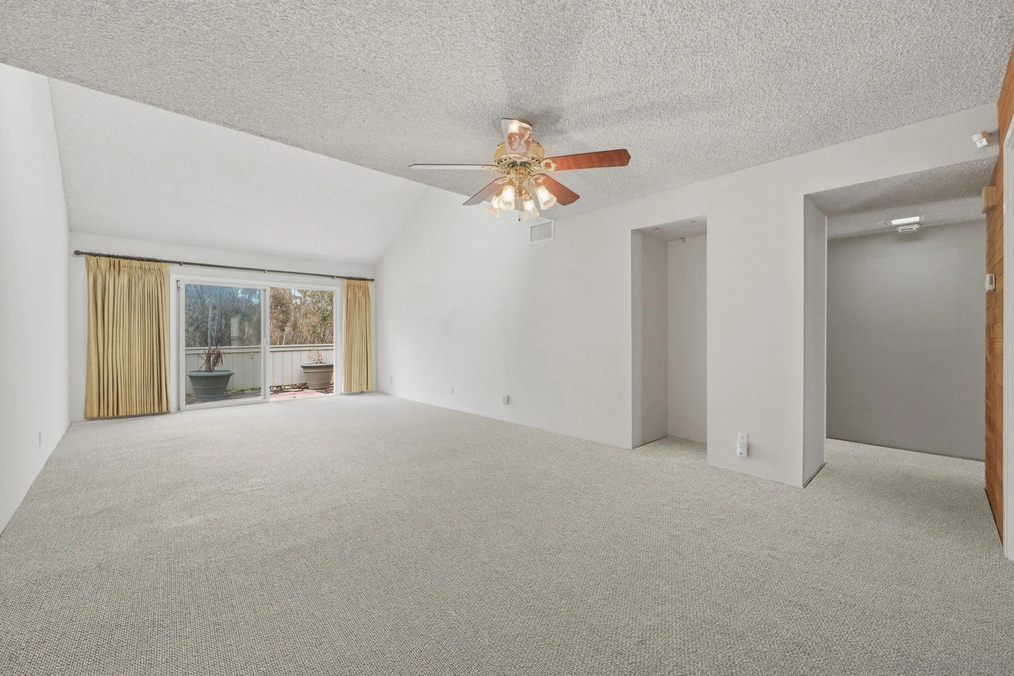 Photo #12: 260017302 Listing: Photo #12