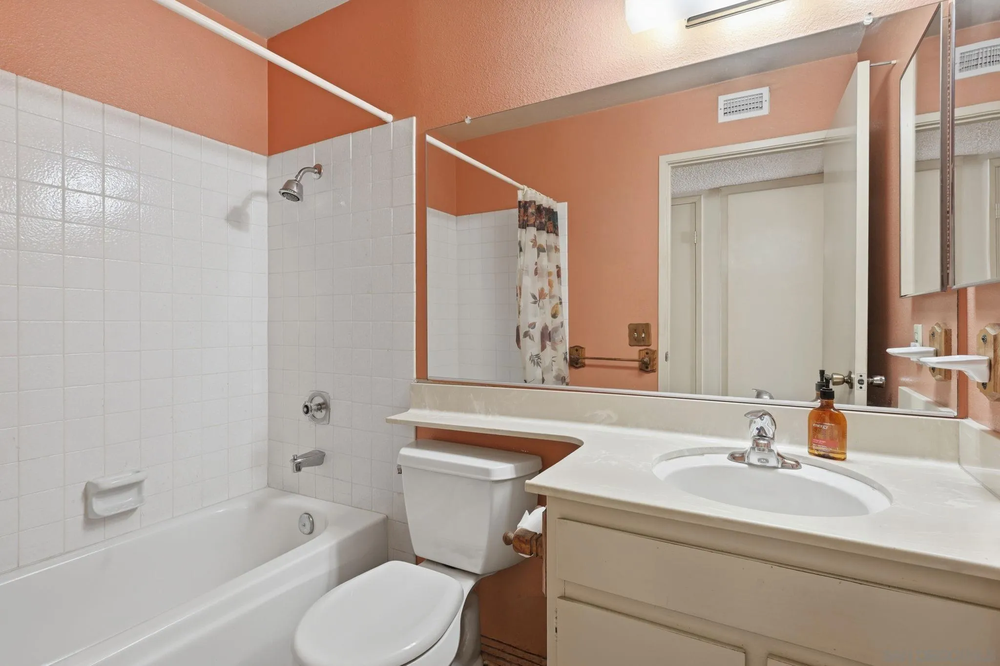 Photo #23: 260017302 Listing: Photo #23
