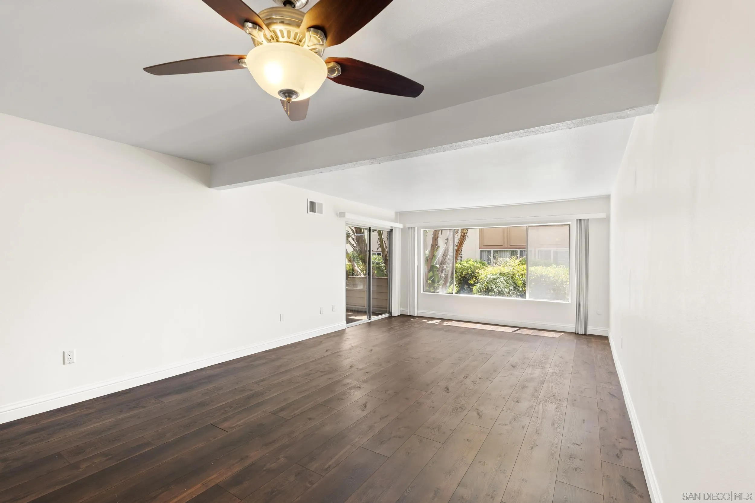 Photo #1: 260017304 Listing: Photo #1