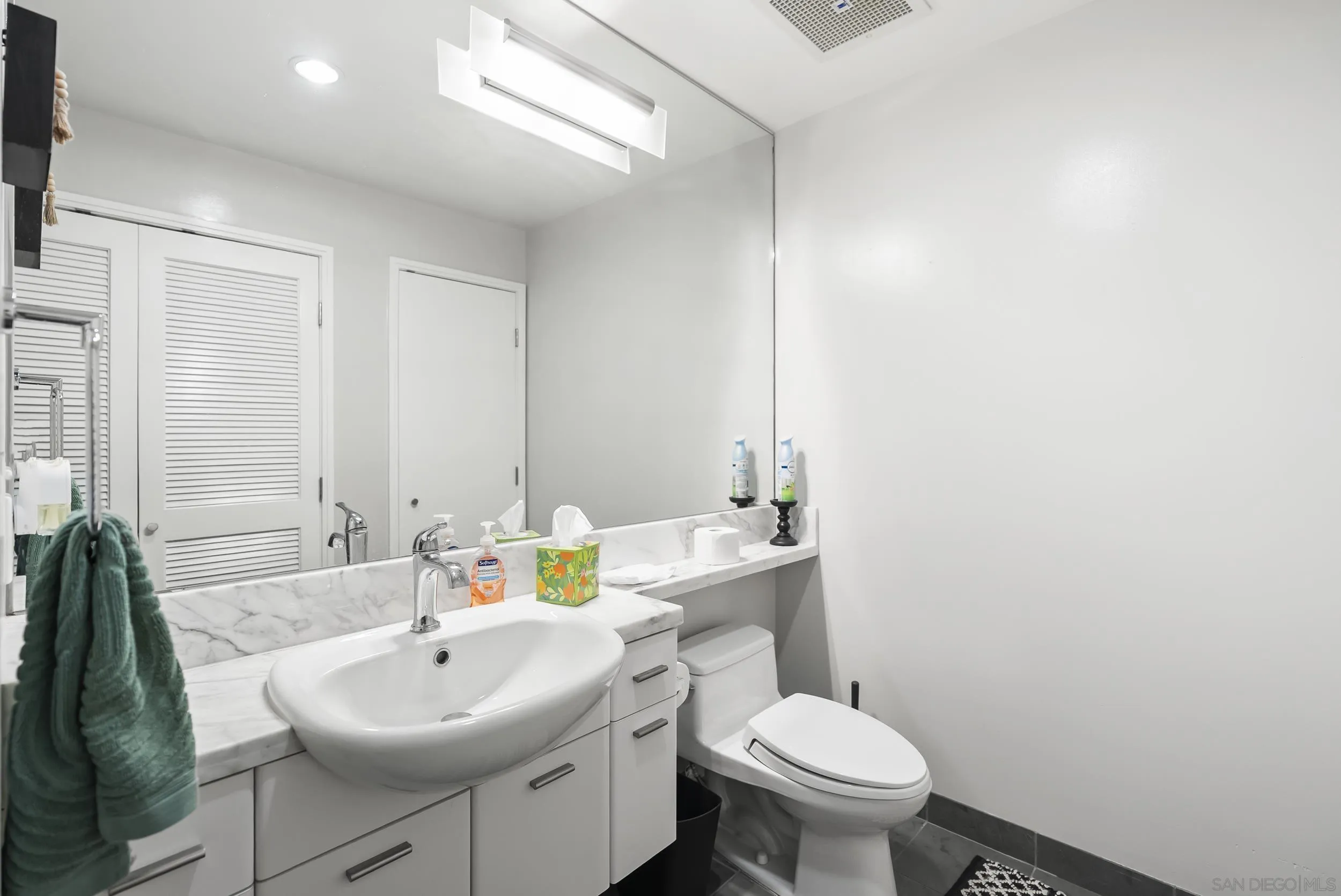 Photo #17: 260017305 Listing: Photo #17