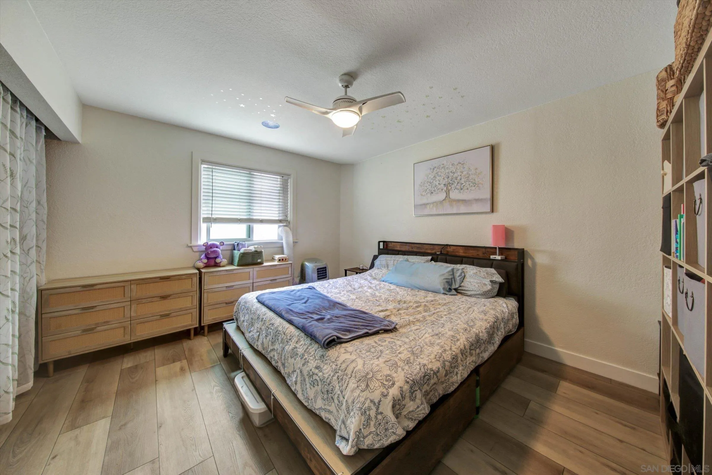 https://cdn.realtyfeed.com/cdn/127/260017306/68bb82539ffa5ca8a8edce8656afb288.webp