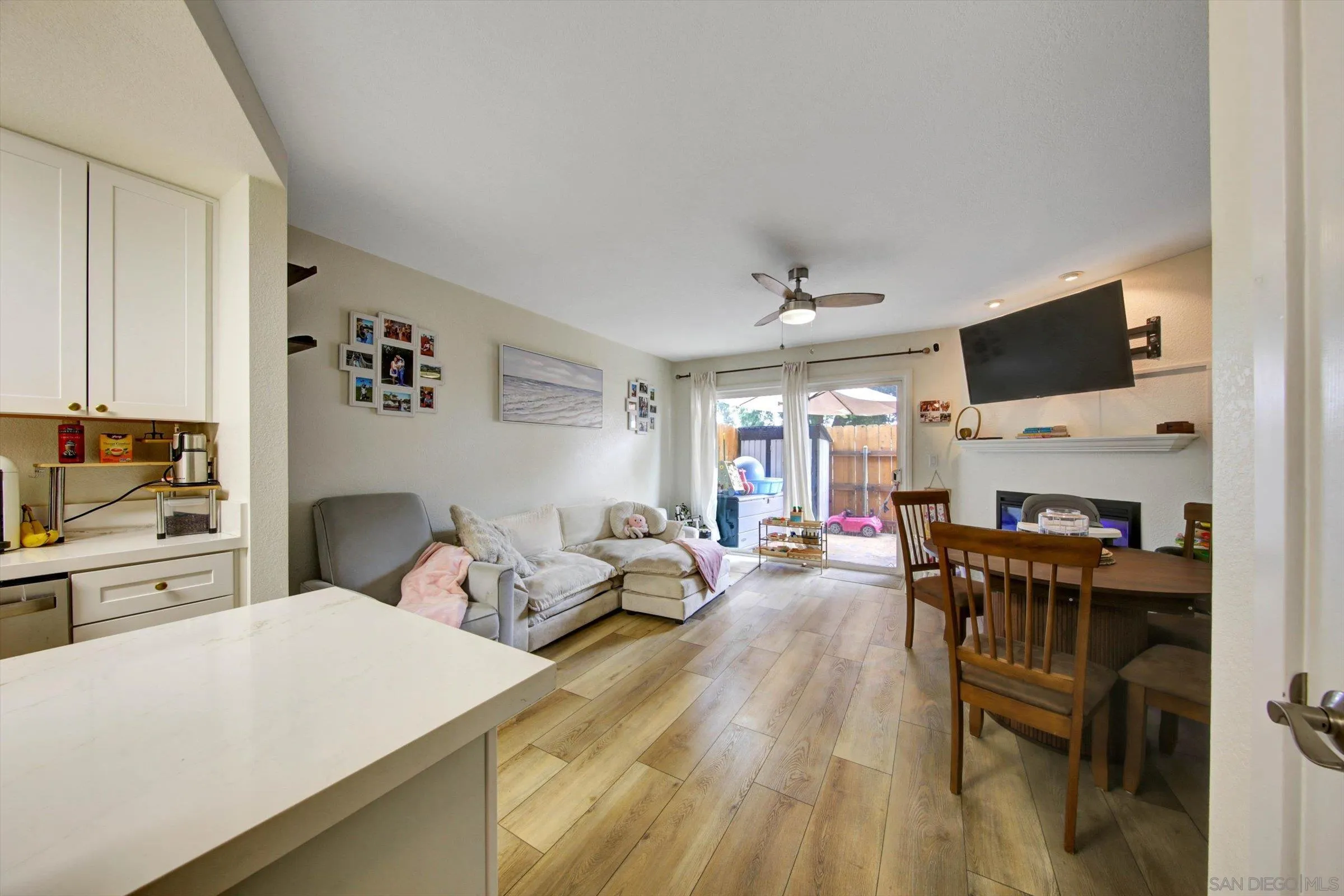 https://cdn.realtyfeed.com/cdn/127/260017306/b4d29e2bca855074484af8f6ccfa8313.webp