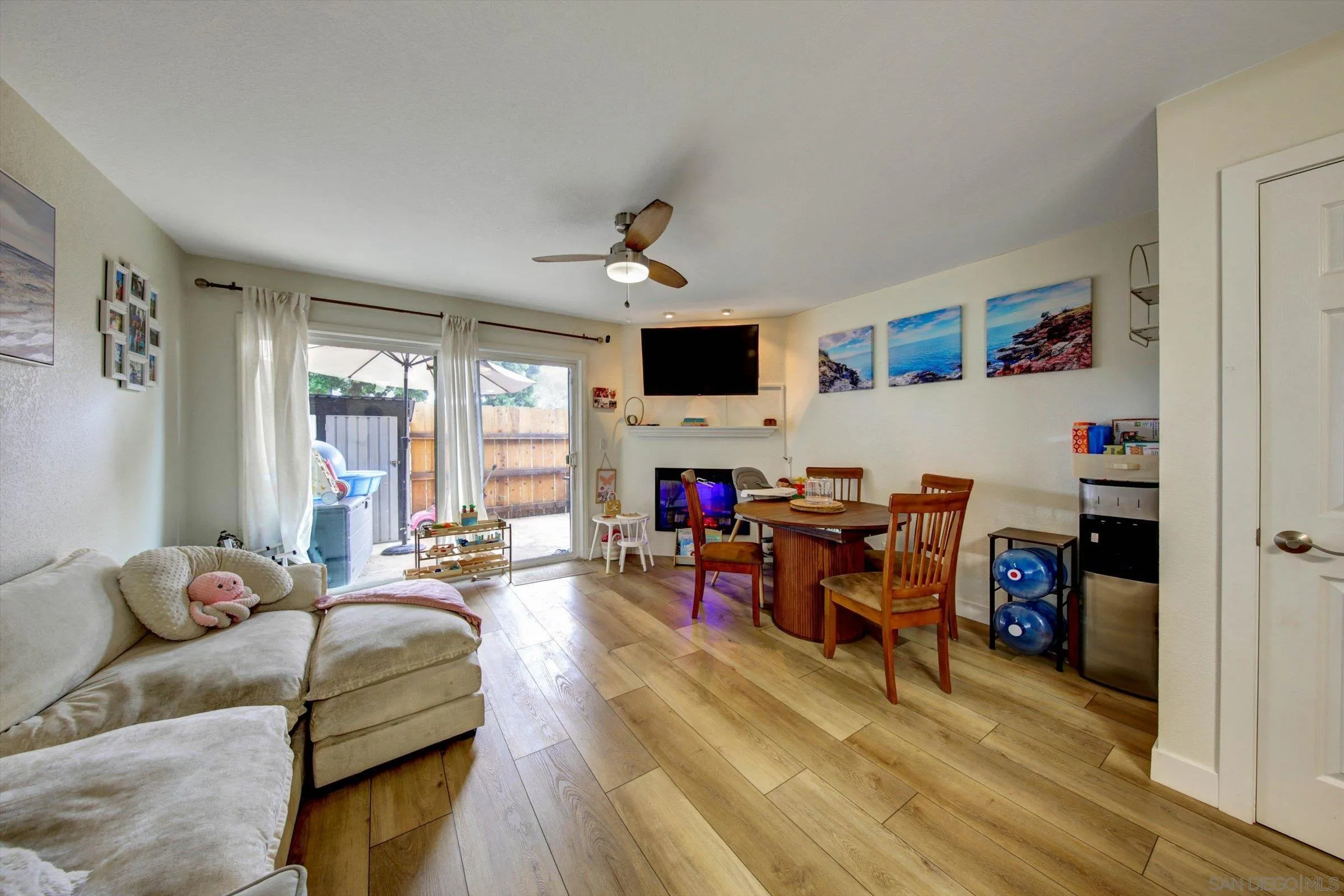 https://cdn.realtyfeed.com/cdn/127/260017306/f2d7d4d52aa775c1918c861250af5f9a.webp