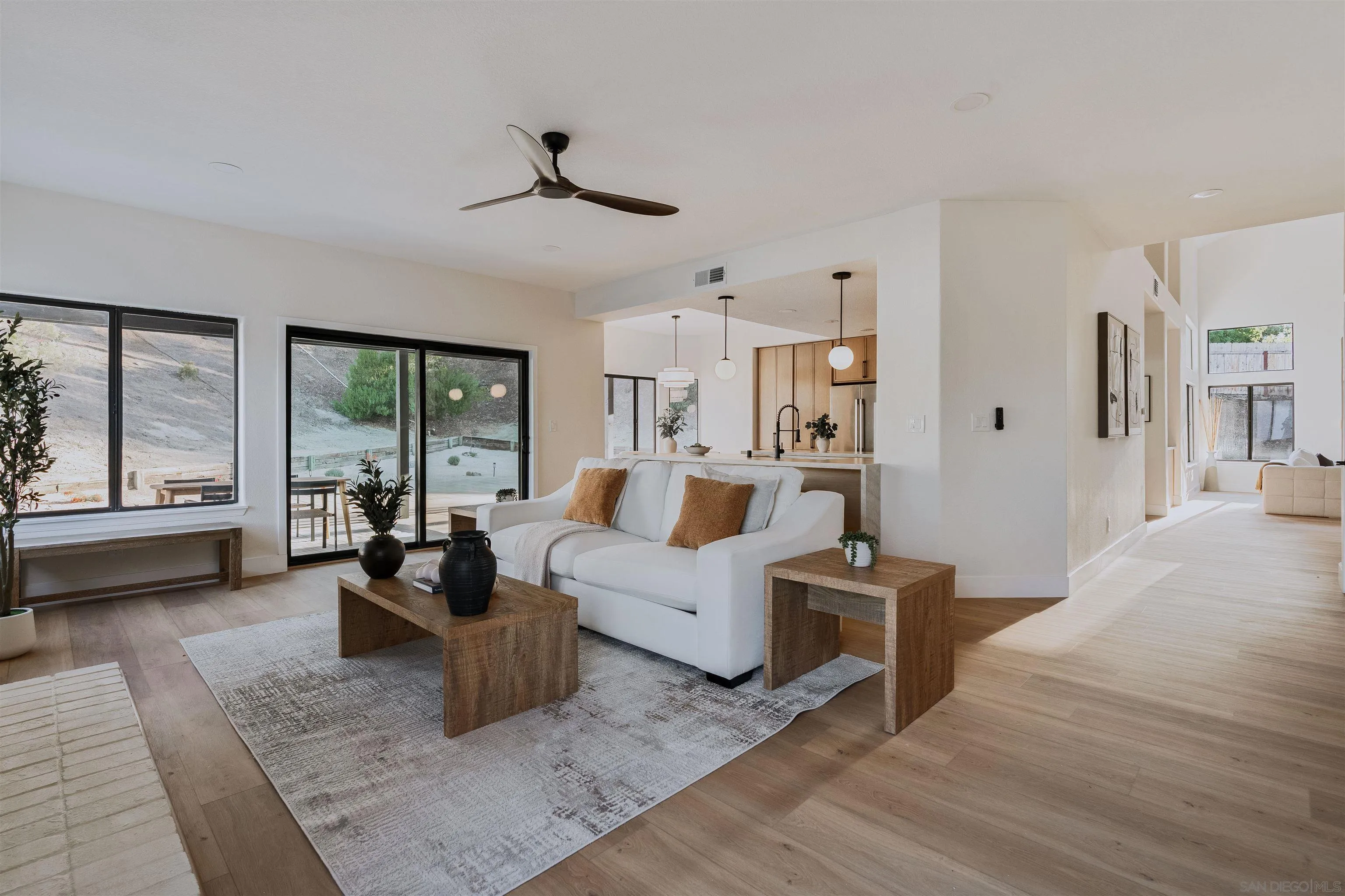 https://cdn.realtyfeed.com/cdn/127/260017318/199f48b618c7f97386b9225829c3dc57.webp