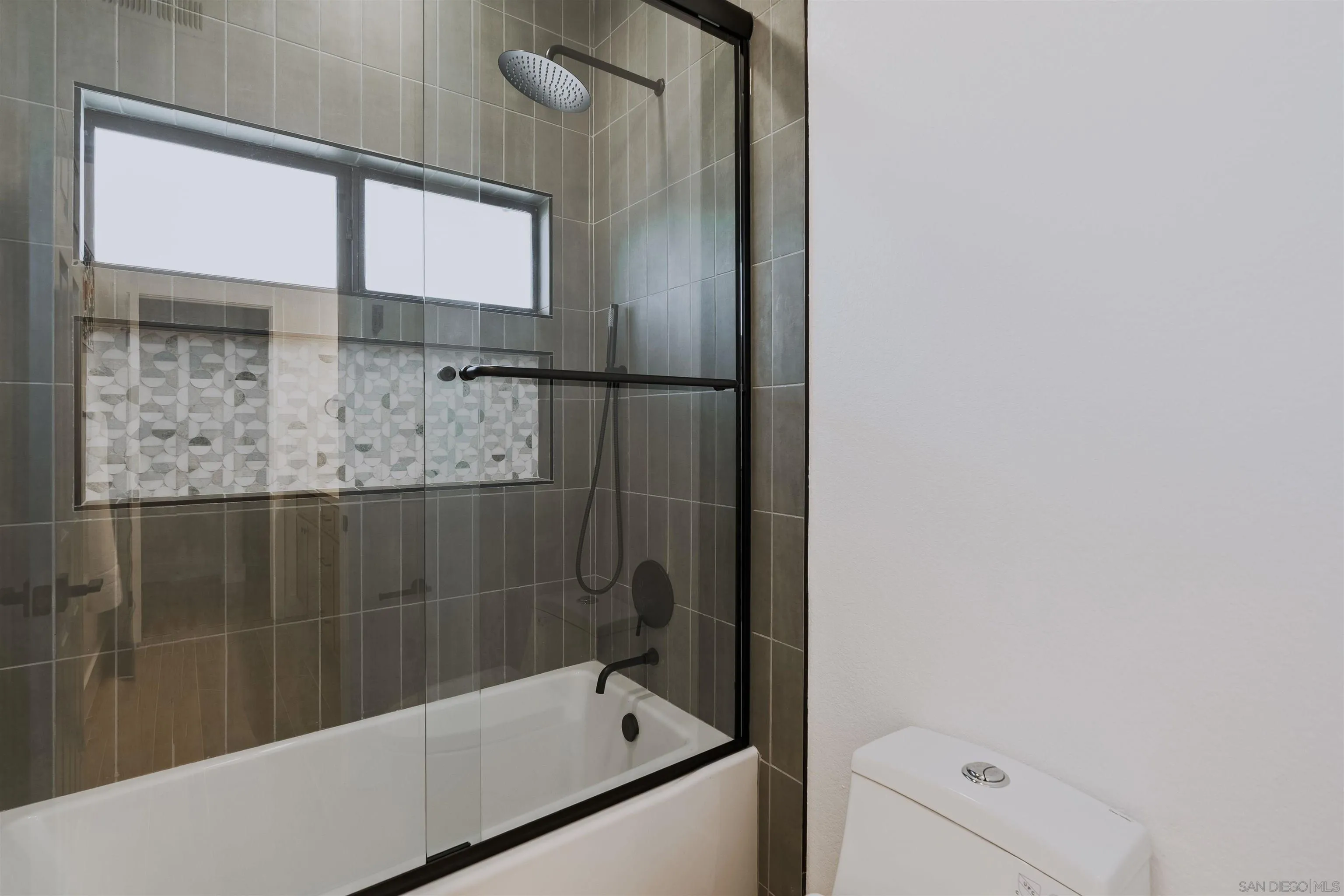 https://cdn.realtyfeed.com/cdn/127/260017318/3828ddb6ac7c0ee78e611ea458b0c0d0.webp